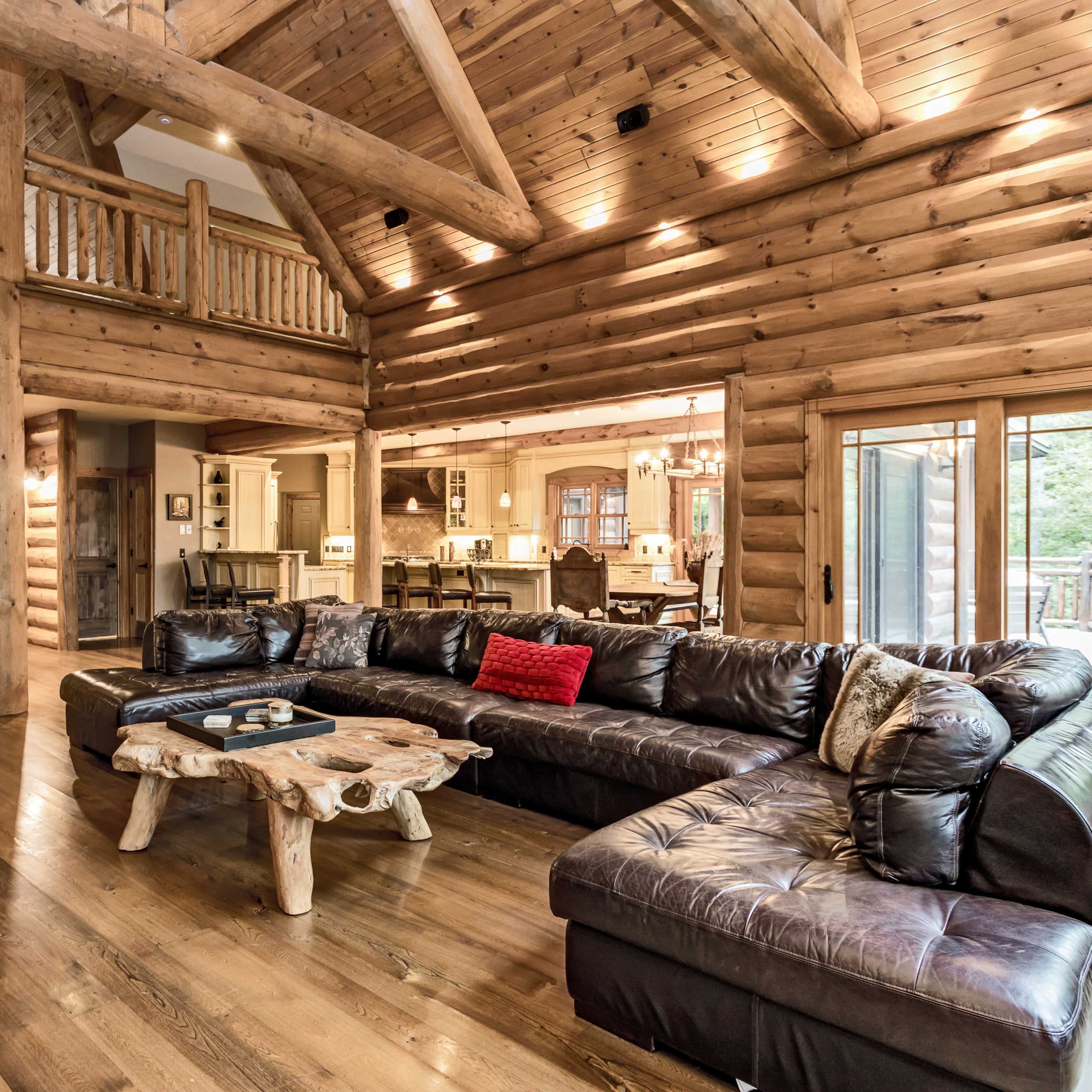 Heron Lodge | Scenic Lakefront Venue with Rustic Elegance Image in Ompah, Ompah, ON