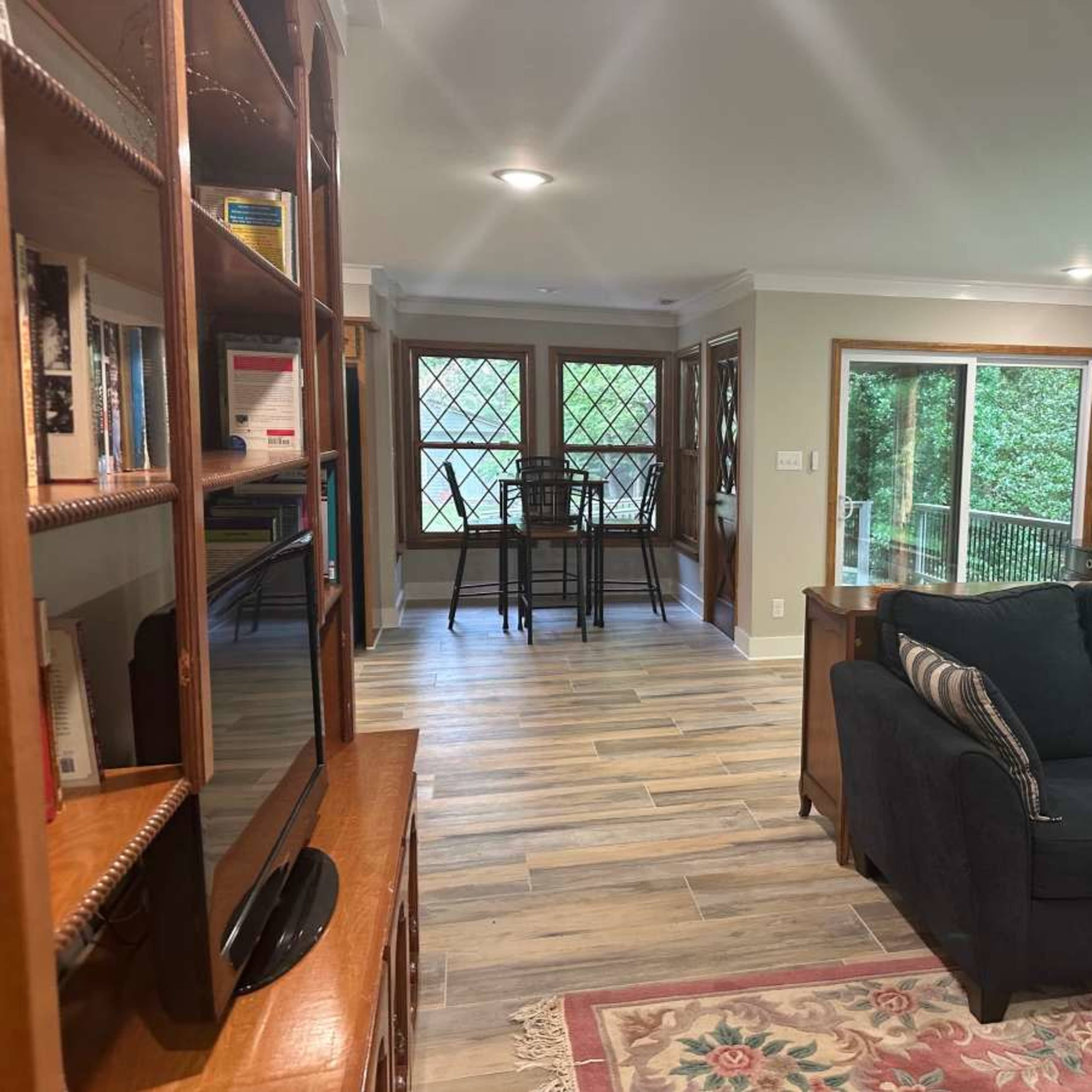 Creekside Cabin Wildlife Watcher's and Writer's Delight Image in Florence, Florence, AL