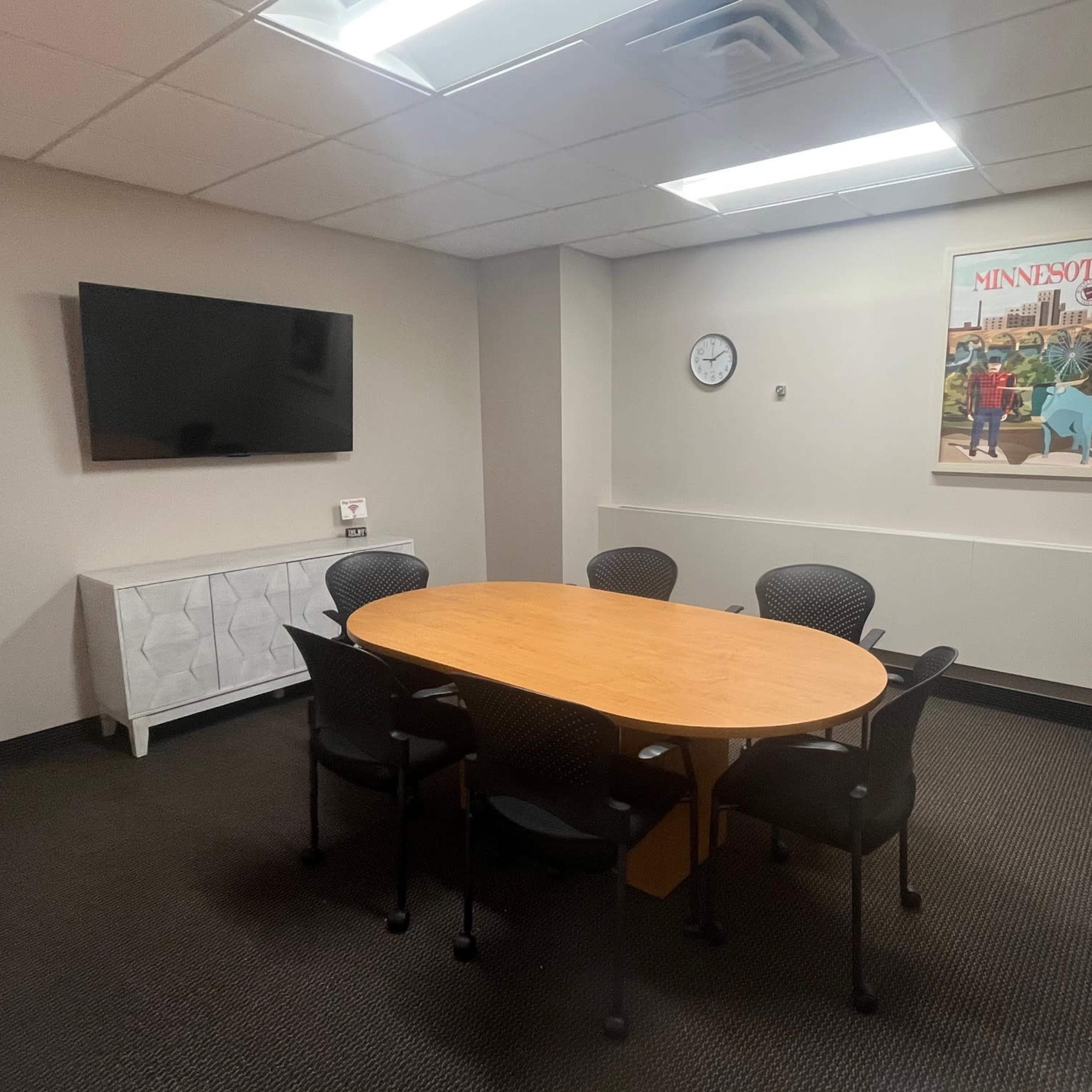 Modern - Professional - Meeting Space  - Edina - MN Image in Golf Terrace Heights, Edina, MN