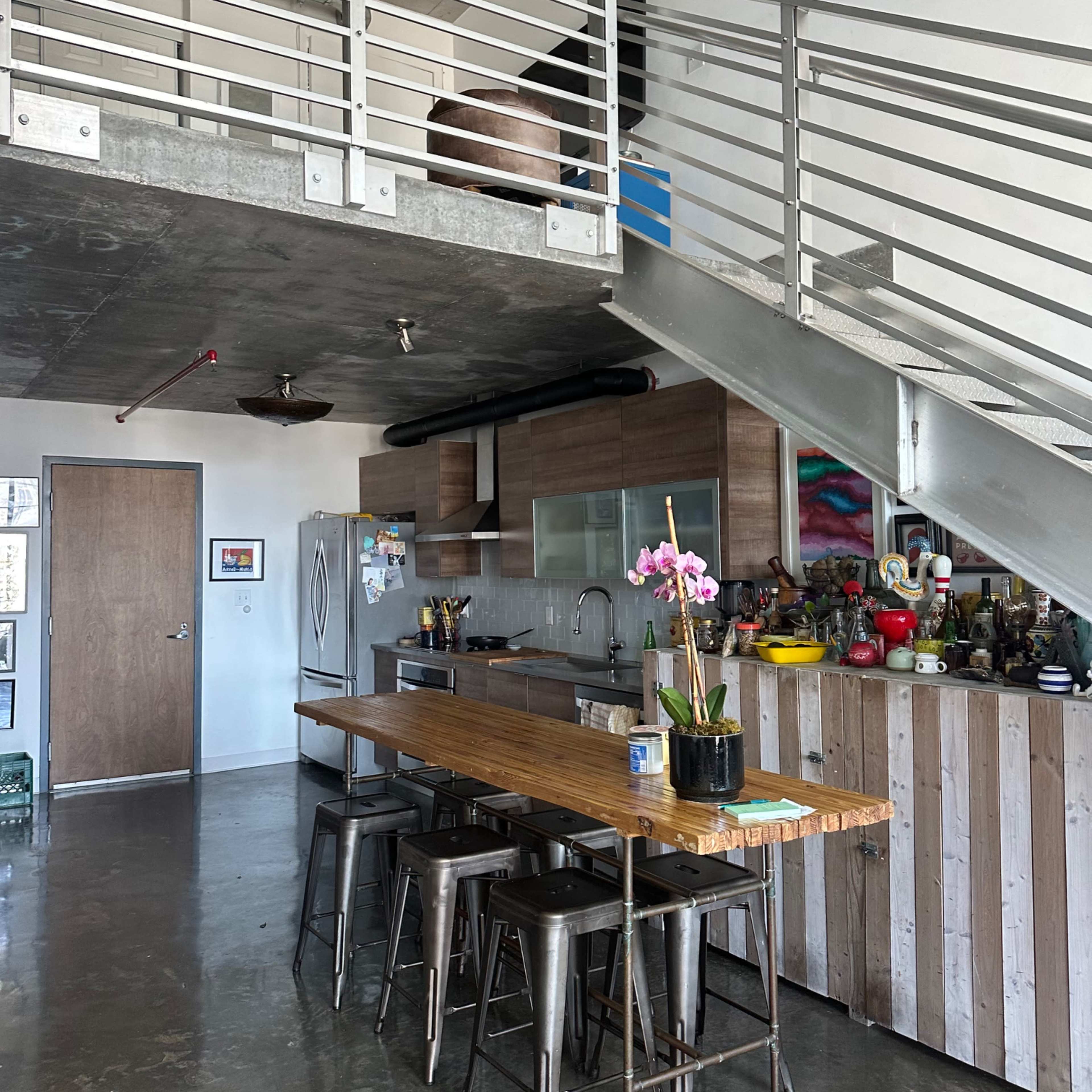 Fun airy Loft Image in Town Square, Miami, FL