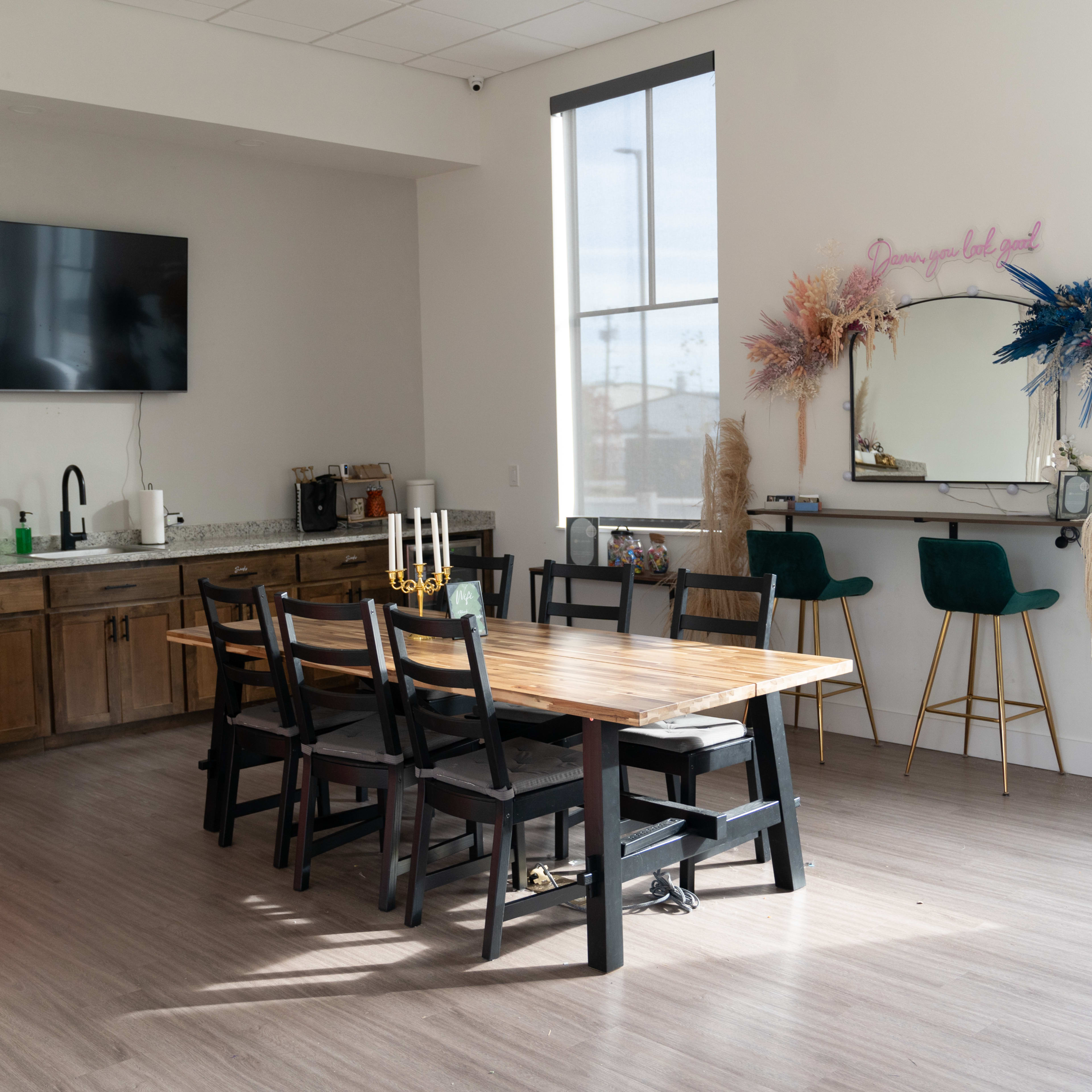 Natural Light Multi-Room Studio and Event Space Image in 685 Commercial Park, Pflugerville, TX