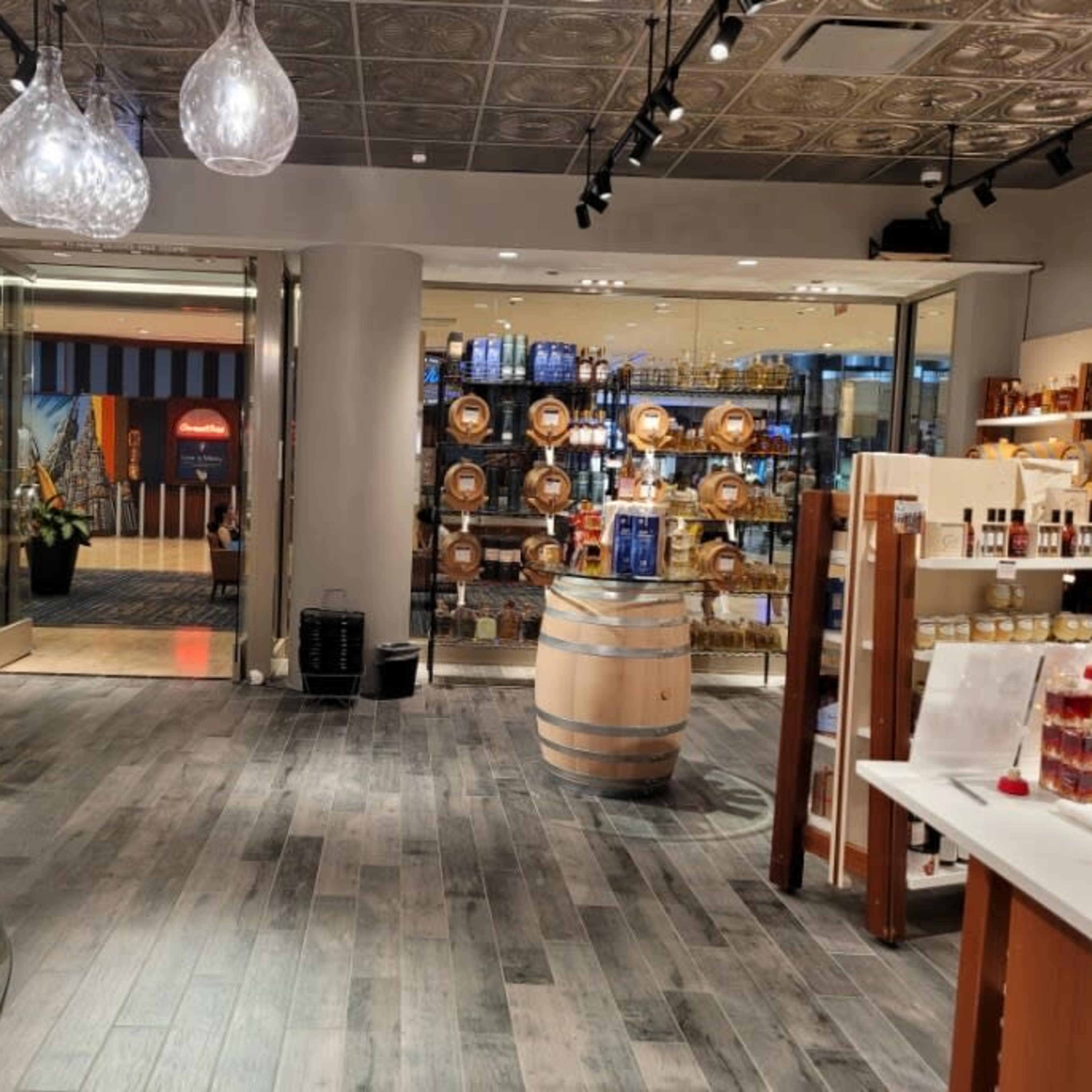 Storefront with Tasting Experience - Chicago Image in Near North Side, Chicago, IL