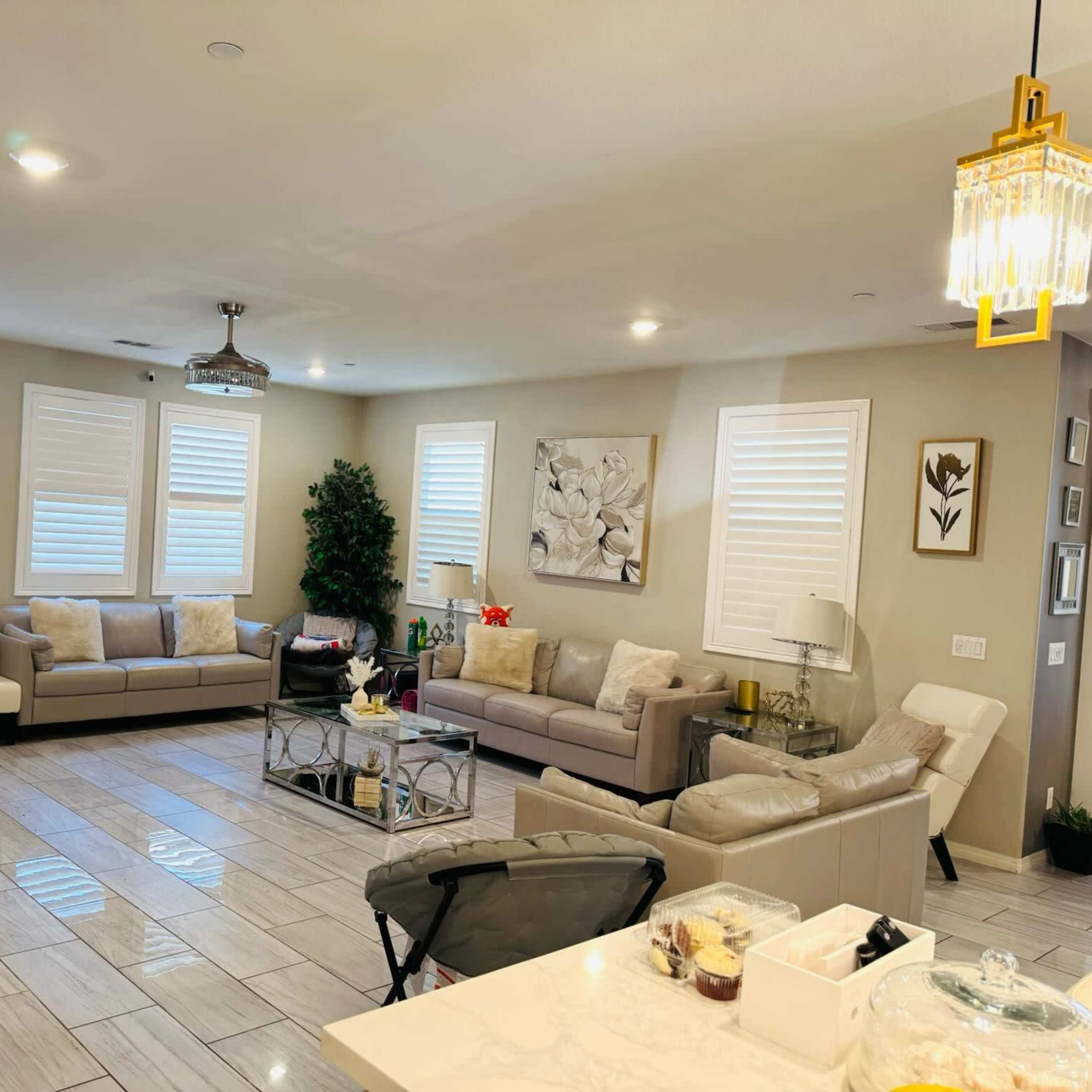 Elegant Home with Pool and Versatile Spaces for Events, Meetings, and Filming Image in Jurupa Valley, Jurupa Valley, CA