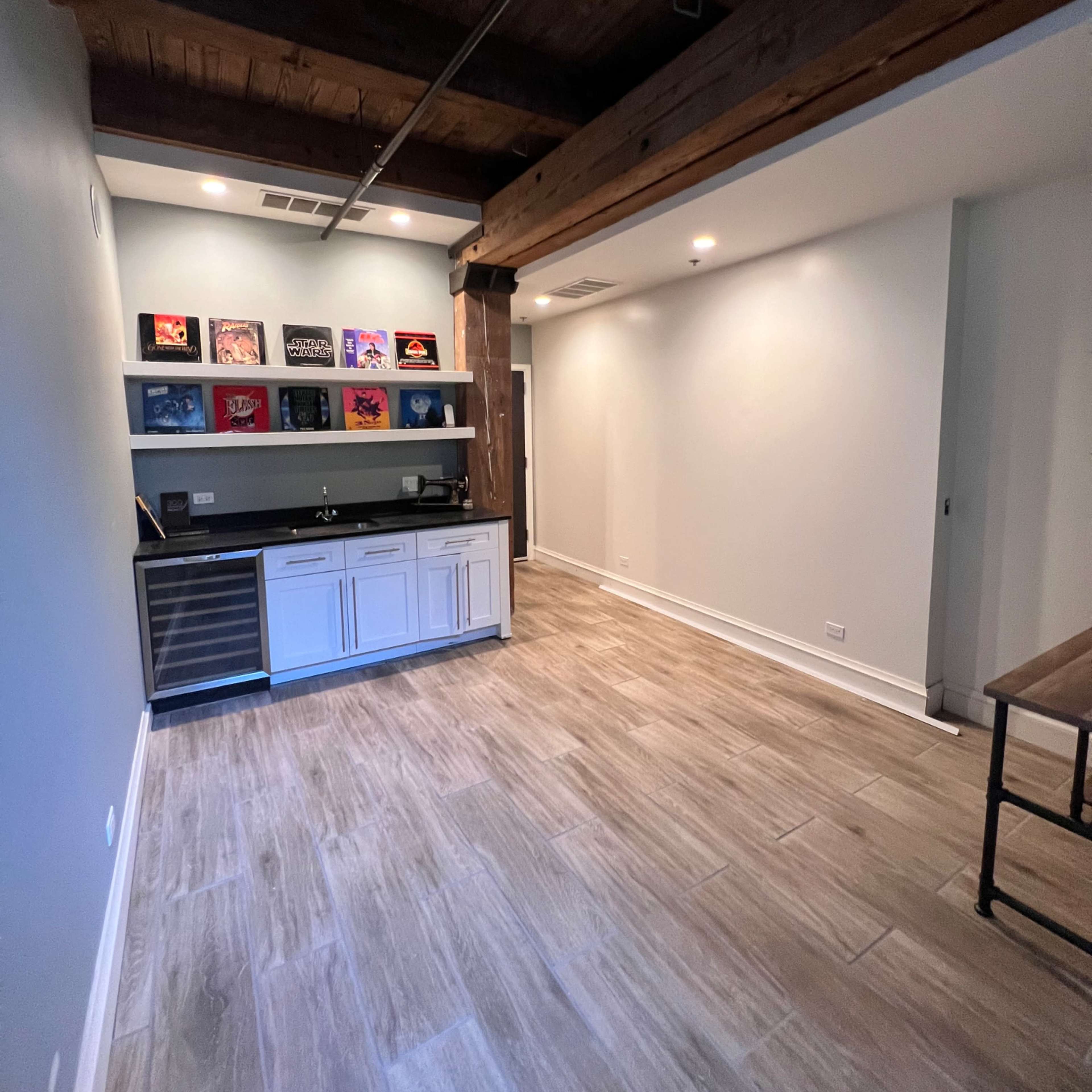 Downtown Spacious Industrial-Timber Loft Image in Lower West Side, Chicago, IL