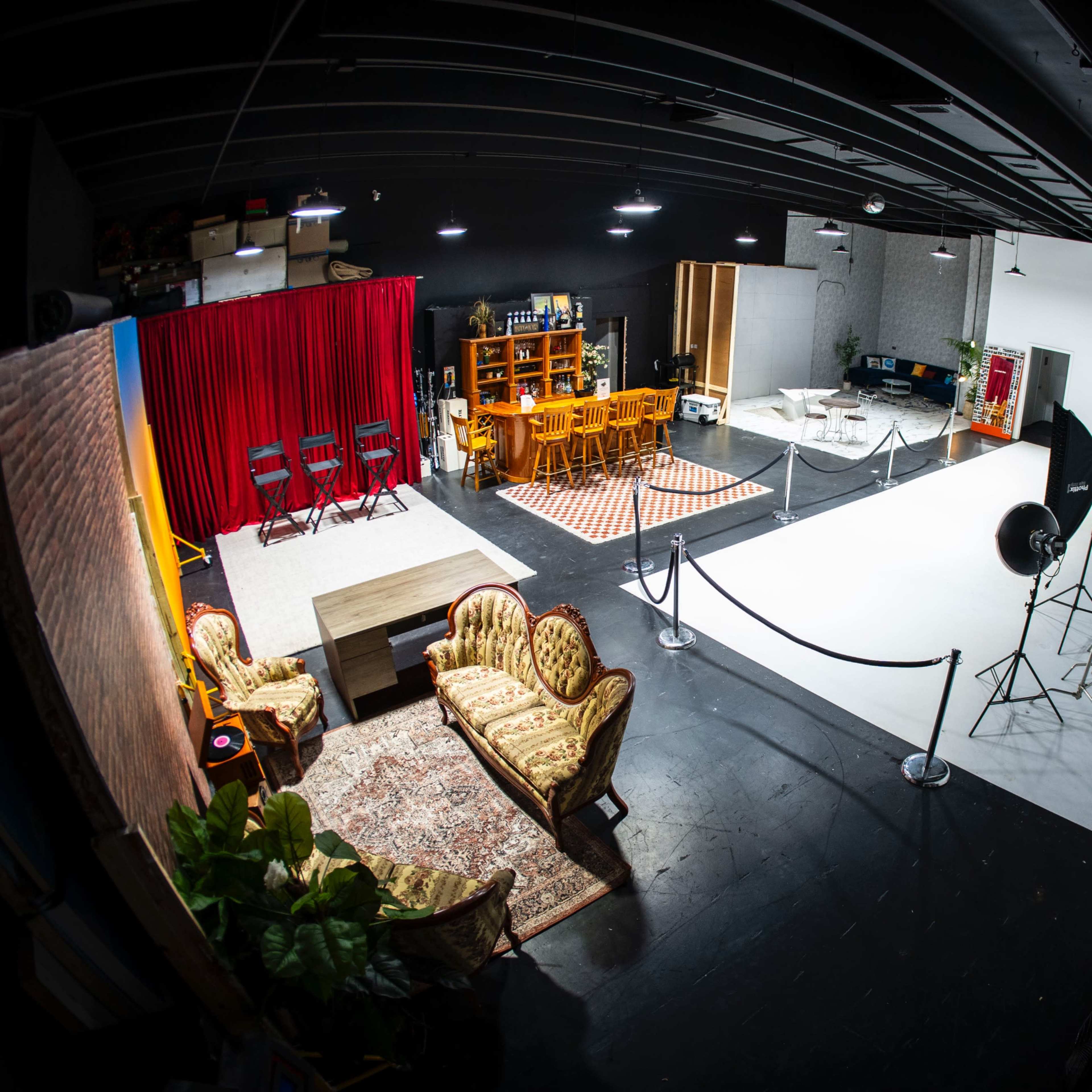 Creative 4800 Sq FT Production Studio with multi interchangeable sets Image in Plantation, Plantation, FL