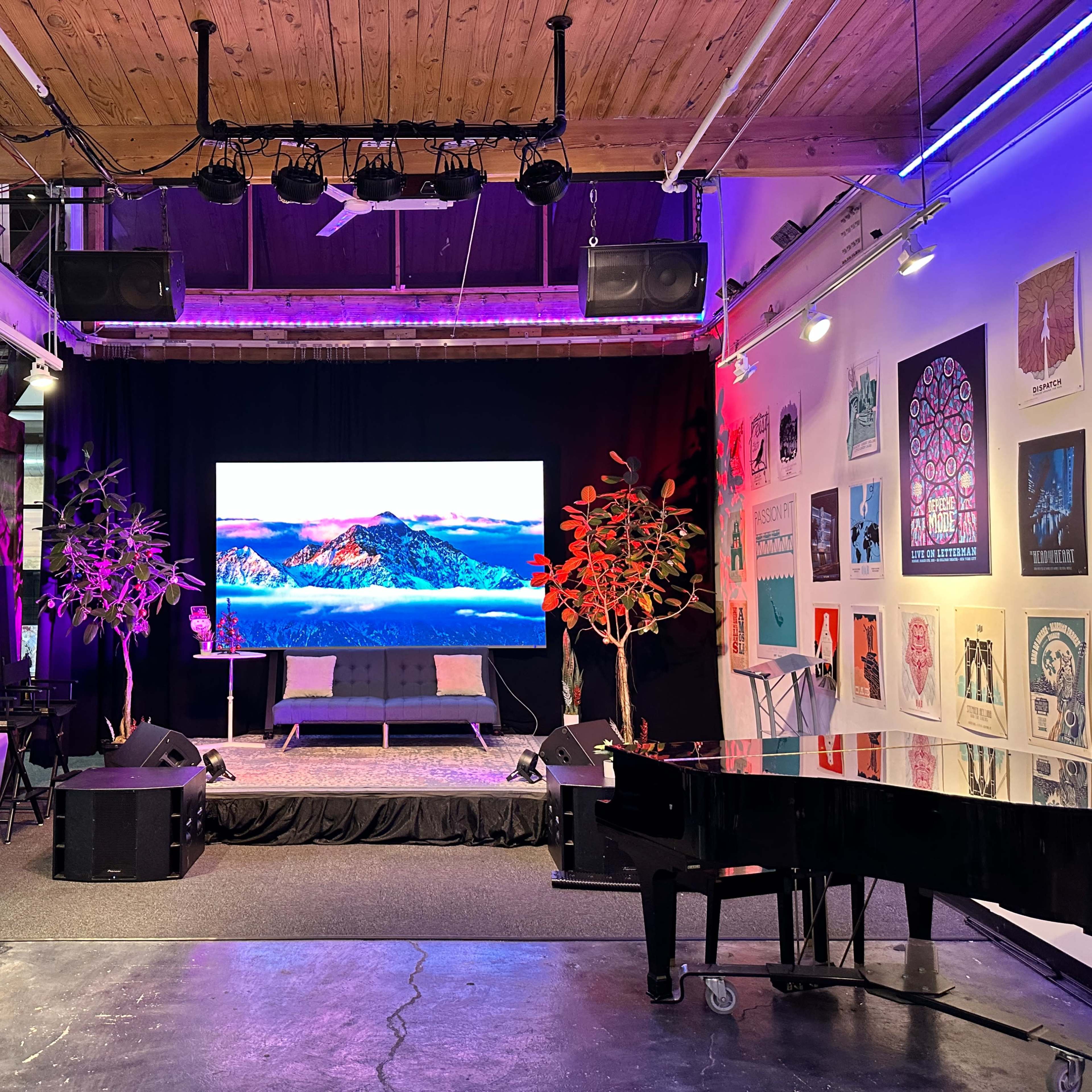 Multipurpose Content Studio in Portage Park Image in Irving Park, Chicago, IL