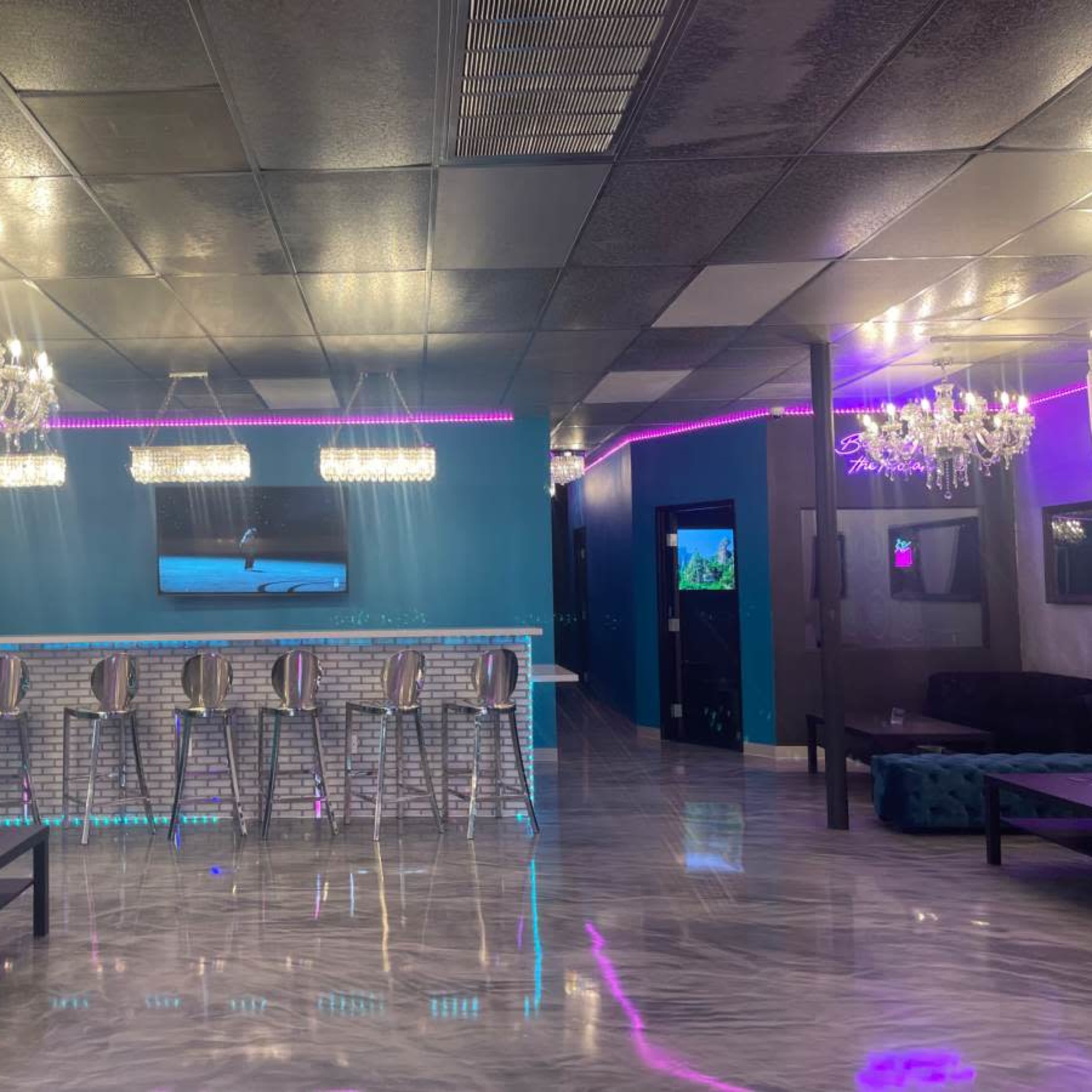 Welcome to Krave Hookah Lounge, Las Vegas' premier upscale karaoke and hookah destination, conveniently located just 12 minutes from the Strip. Image in Paradise, Las Vegas, NV