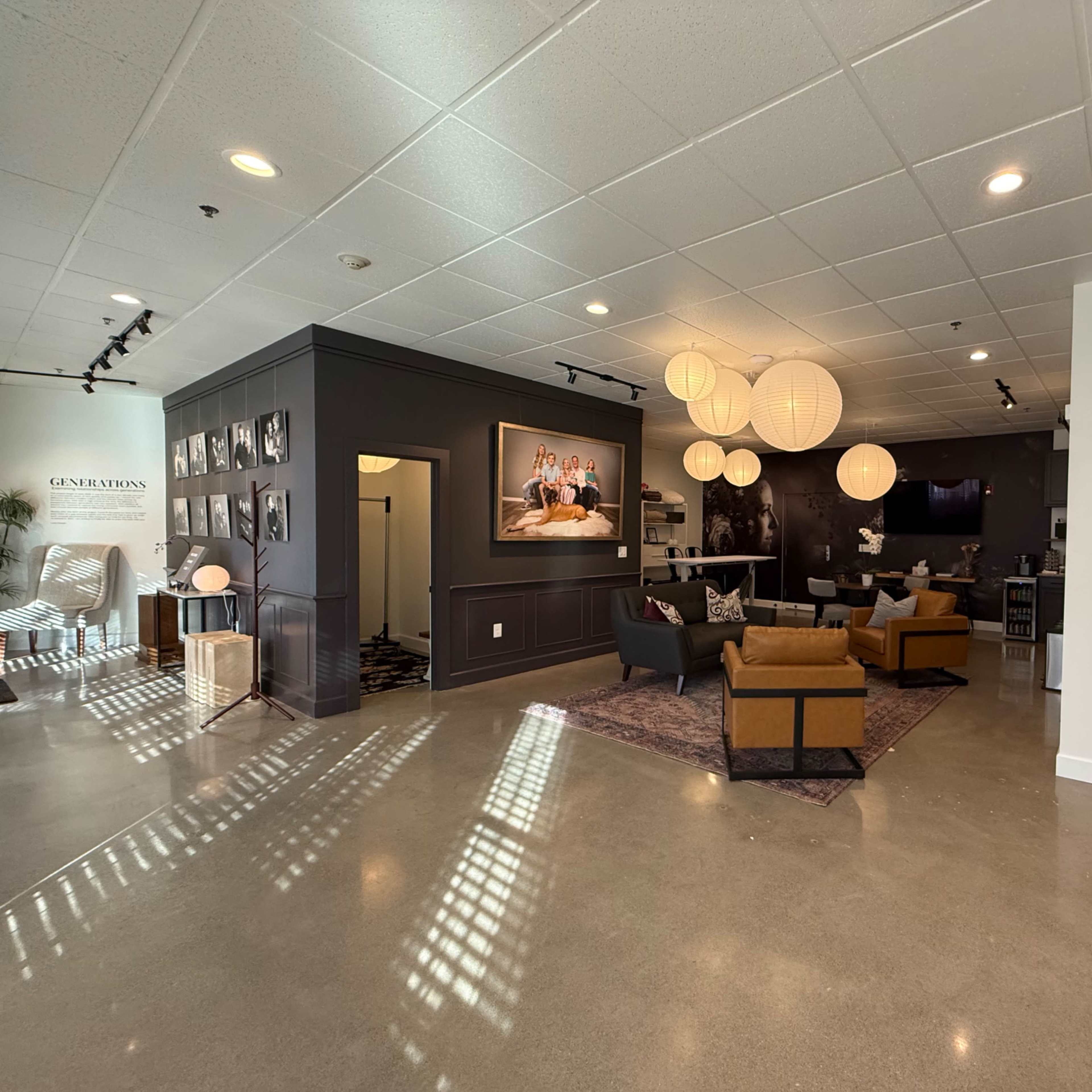 Sophisticated and Comfortable Lounge Studio Image in Bitter Lake, Seattle, WA