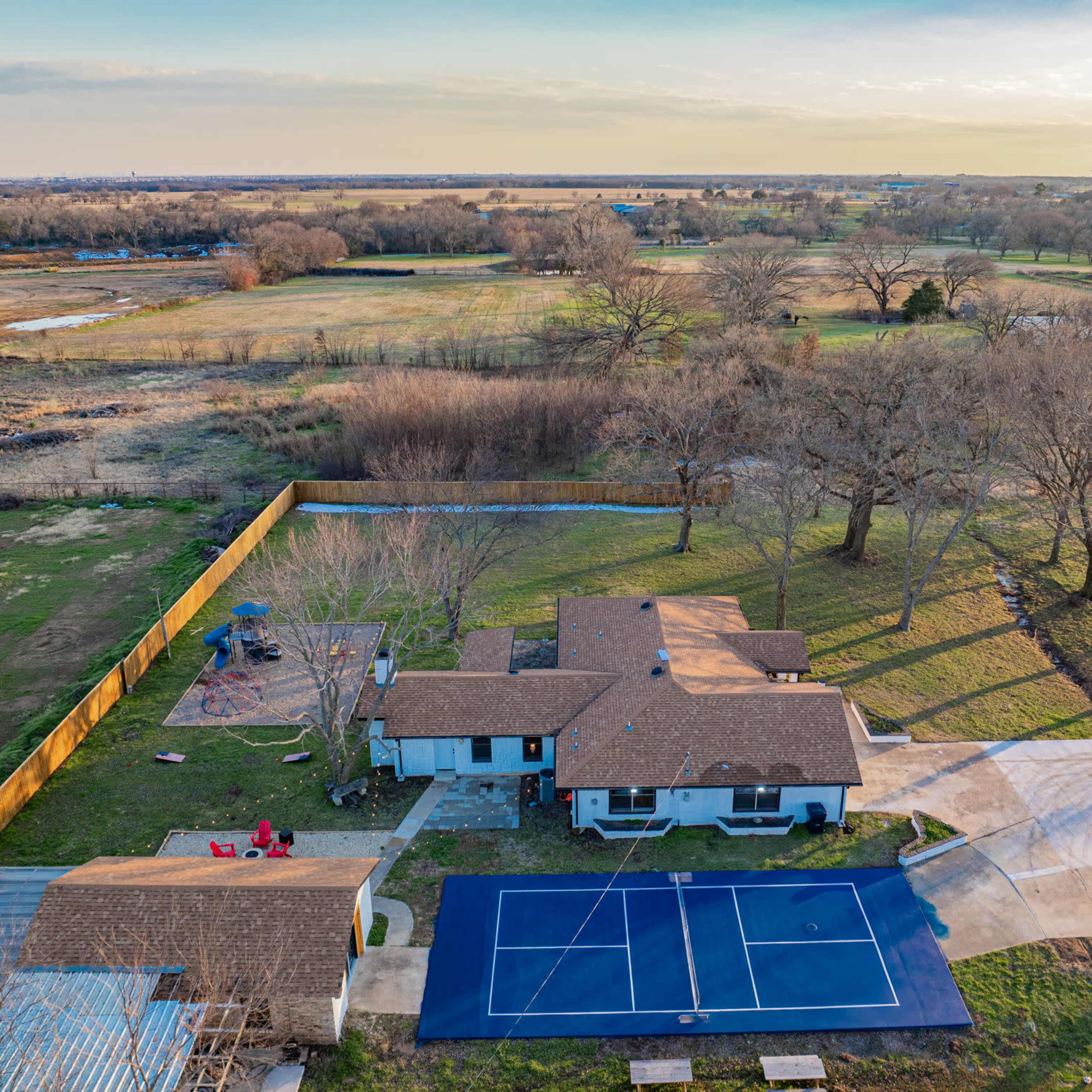 Mustang Memories-Cozy gatherings & Outdoor fun with Pickleball court and Kids Play area. Image in Pilot Point, Pilot Point, TX