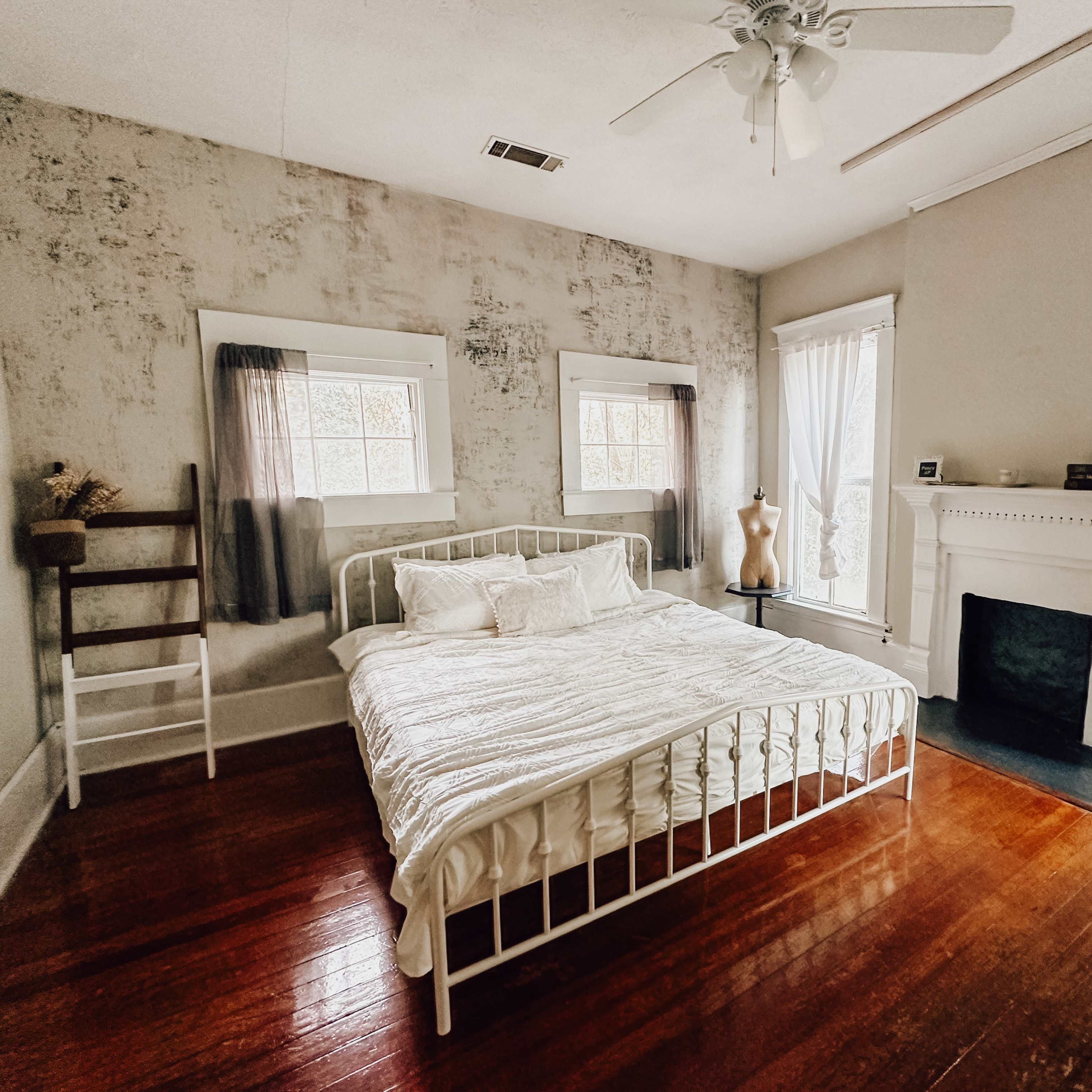 Vintage French Style Apartment Studio Image in Westchester Hills/Chelsea Heights, Decatur, GA