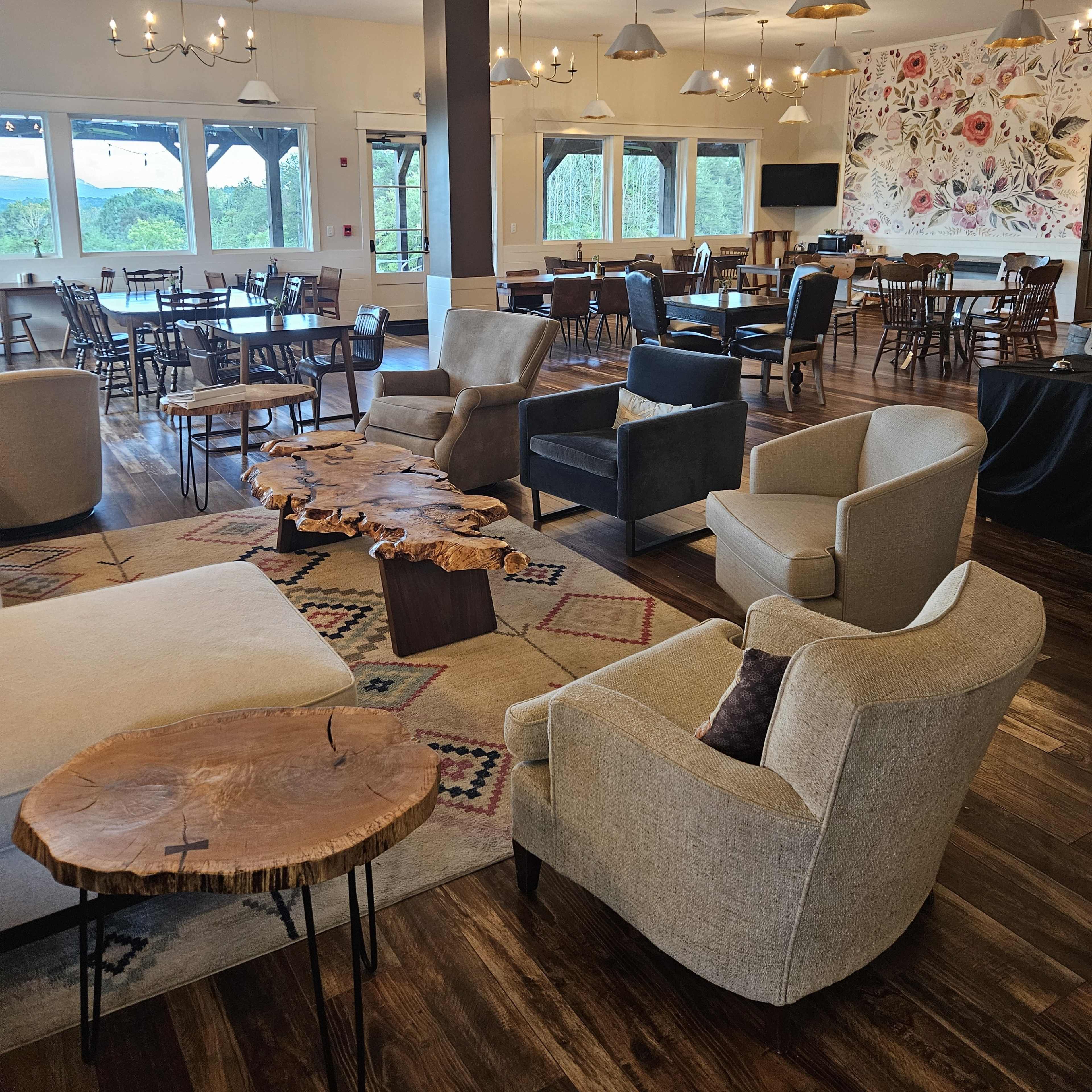Boutique Hotel with Lodging Options and a Restaurant - The Restaurant Area Image in Westfield, Pilot Mountain, NC