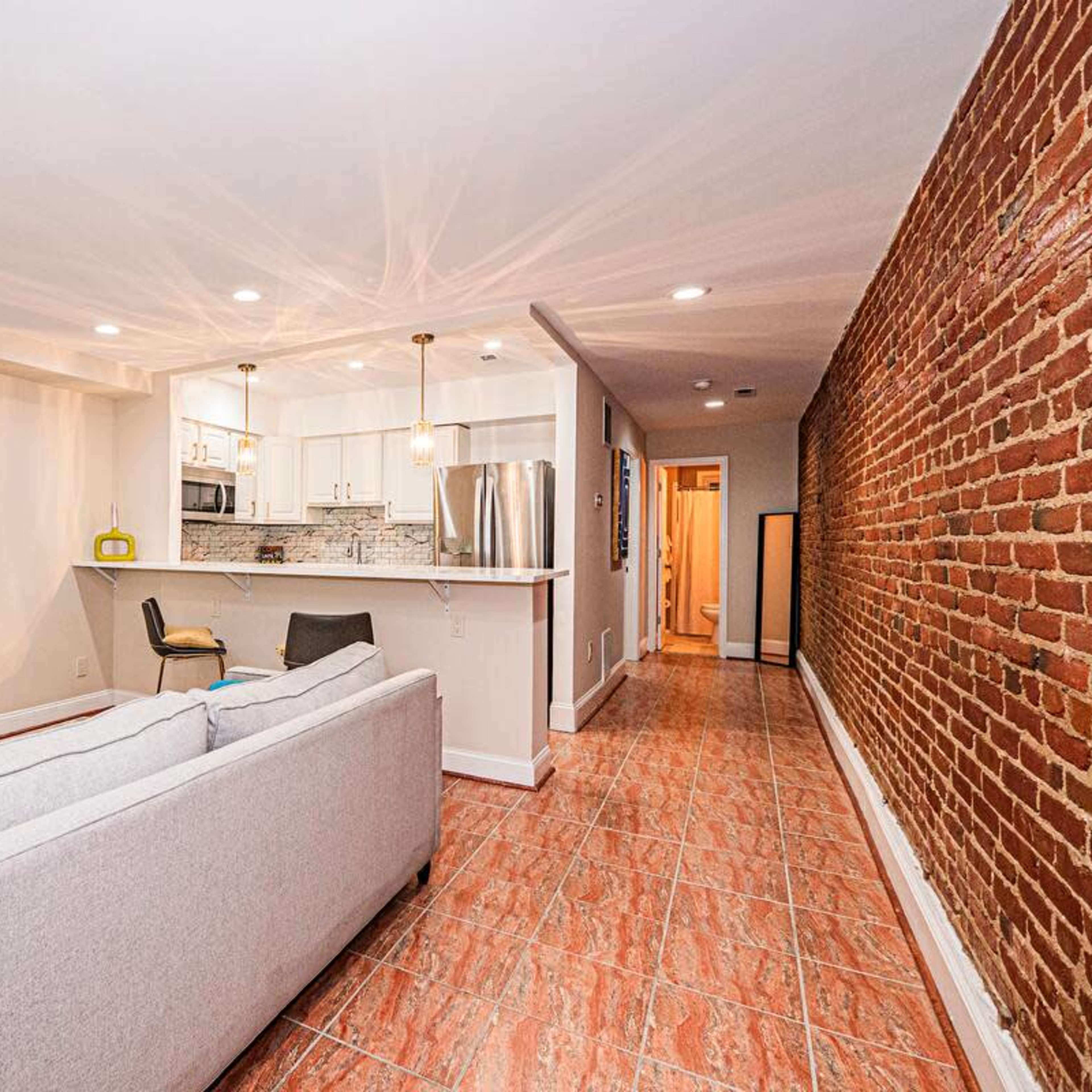 Cozy Retreat Near Convention Center Extended Stays Image in Washington, Washington, DC