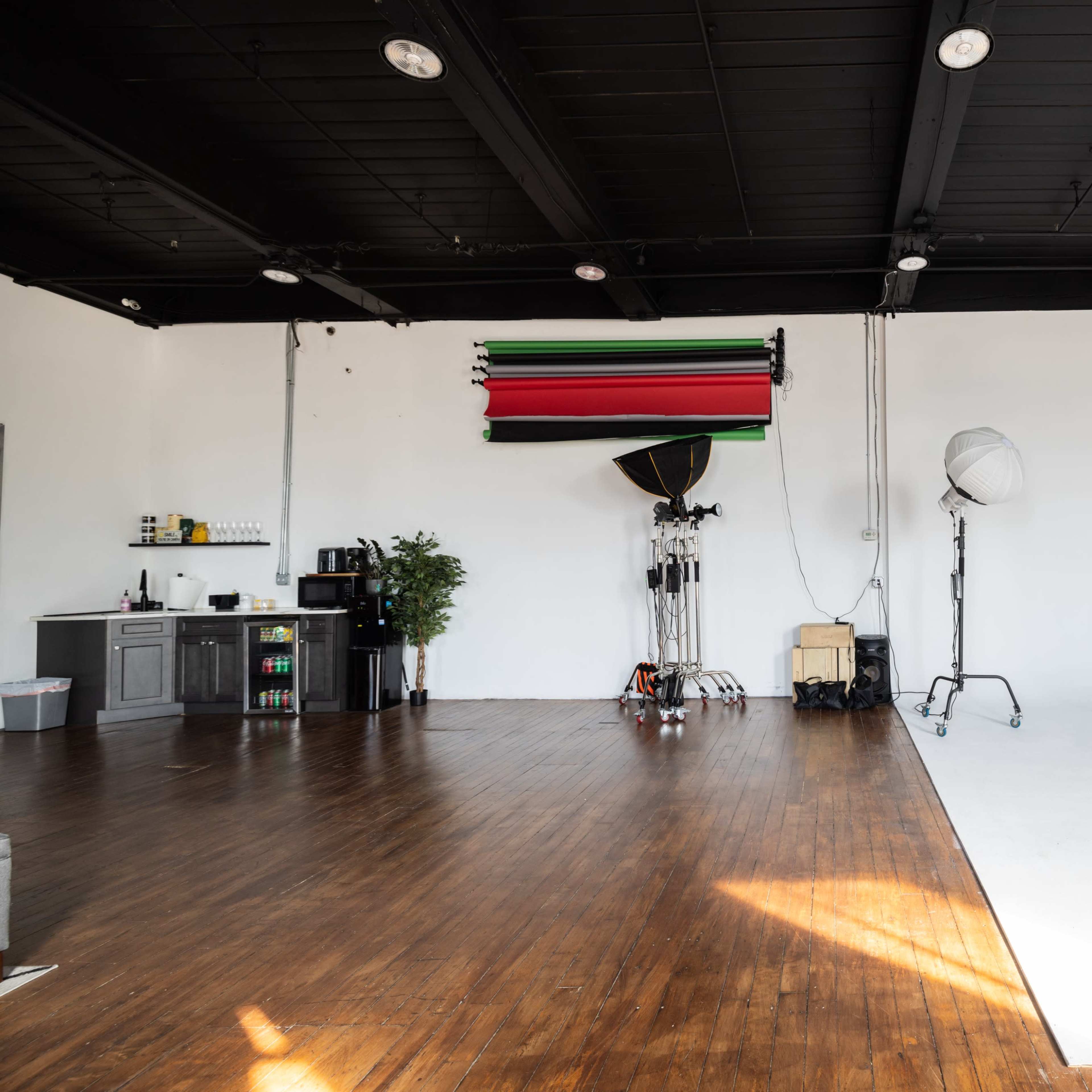 Photo/Video Creative Studio Image in Passaic, Passaic, NJ