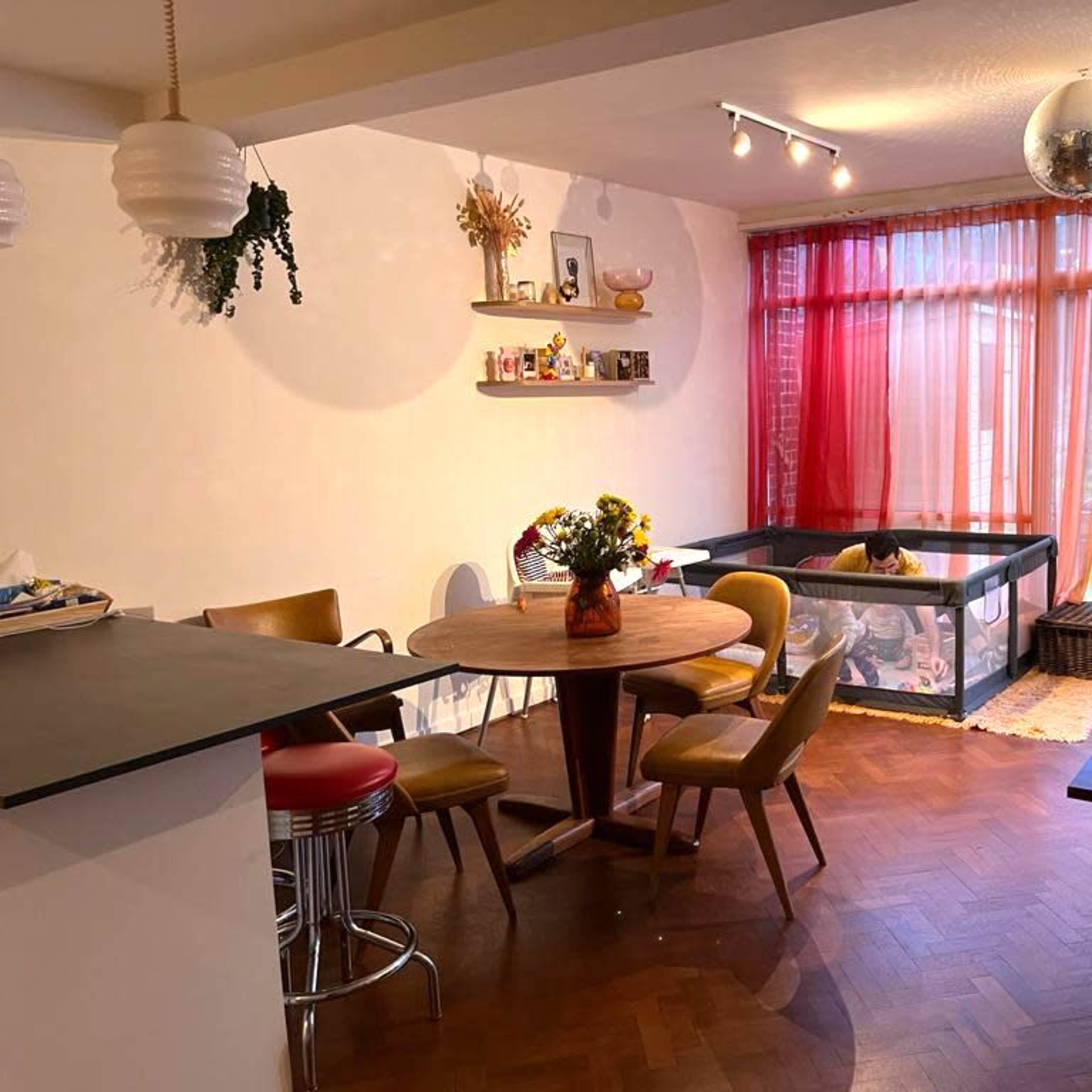 Colorful 3 Bedroom Home in Forest Hill for Photo/Film Shoots Image in Forest Hill, London, England