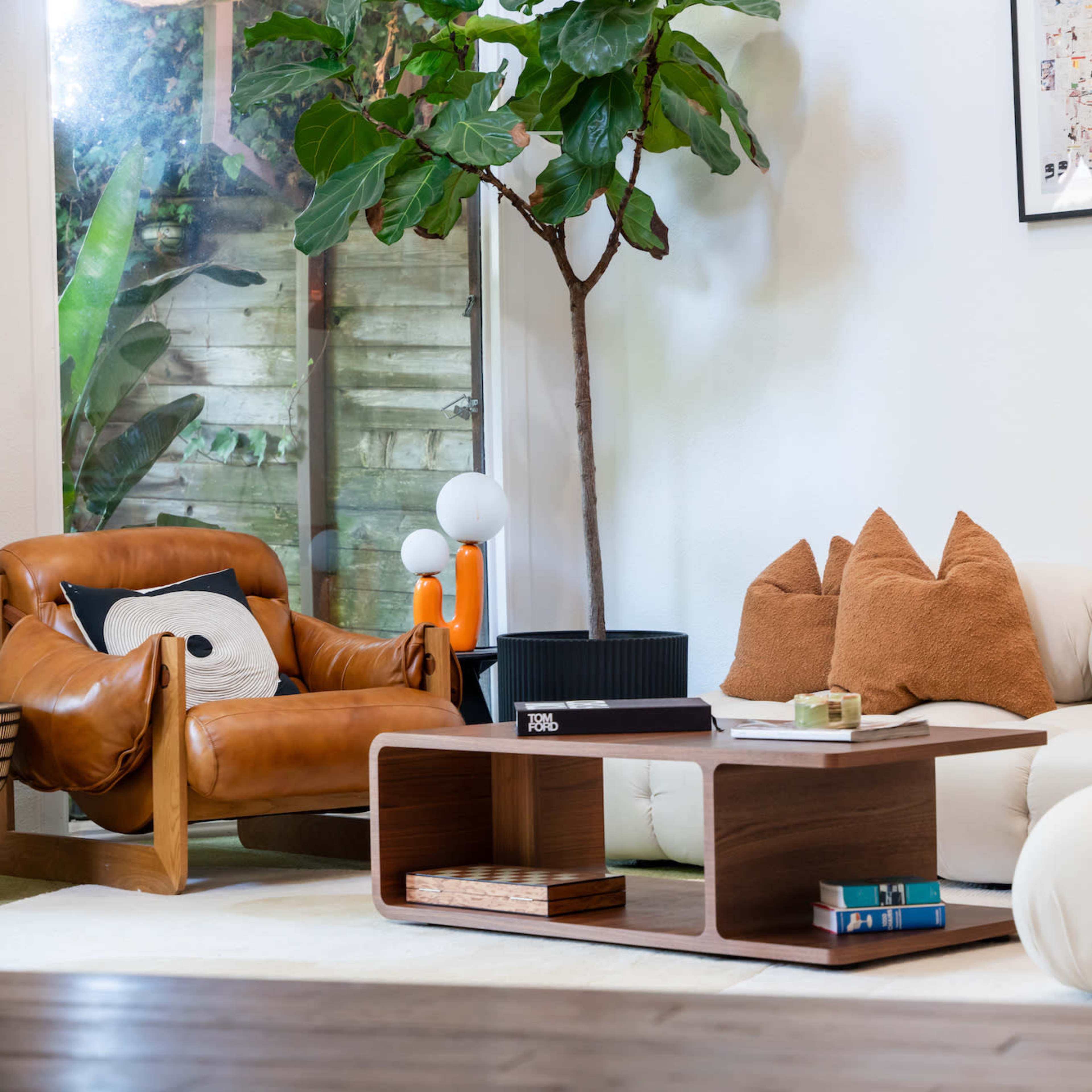 Designer Venice Villa with two story living room Image in Venice, Los Angeles, CA