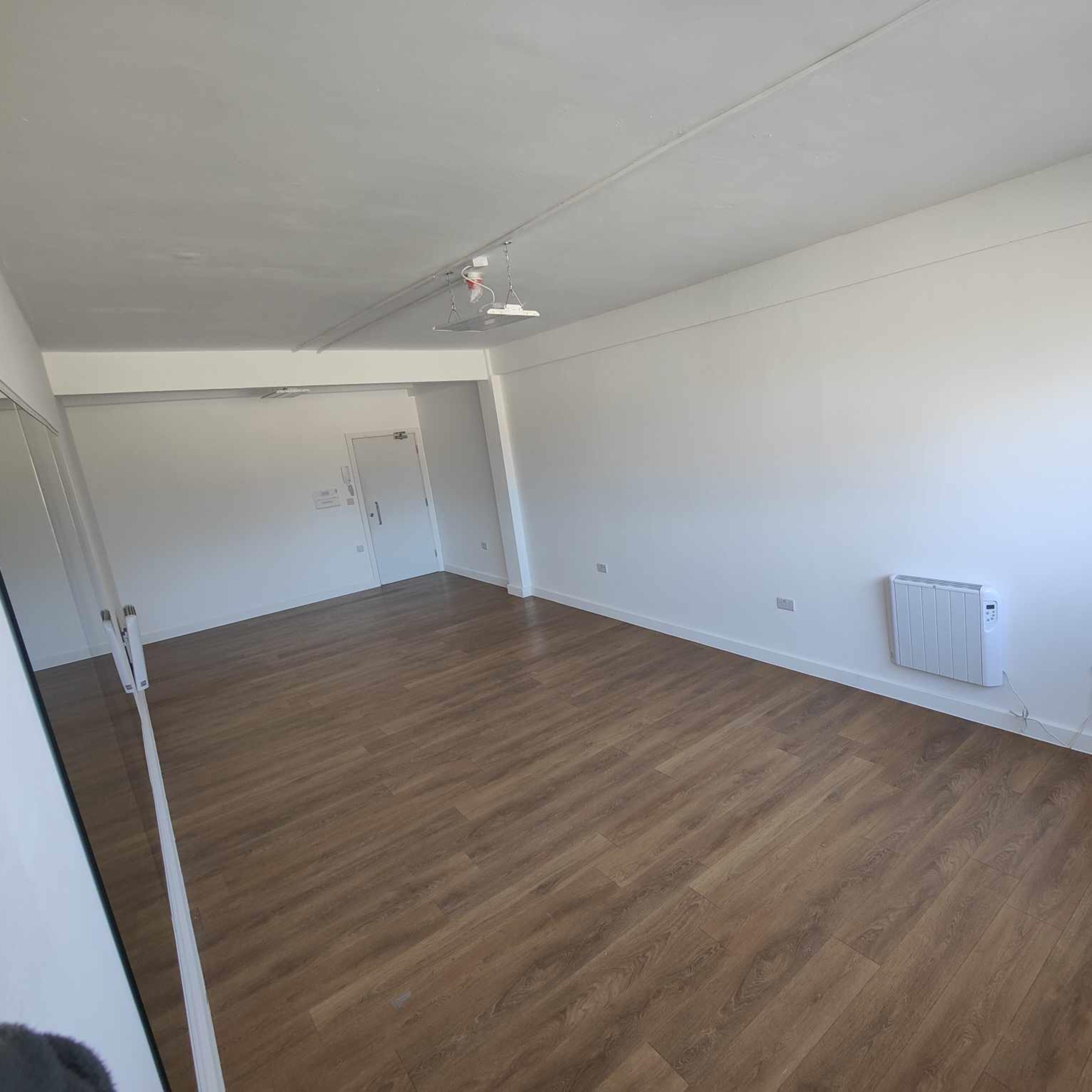 Dalston Cheap Dance Room 1 Image in London, London, England