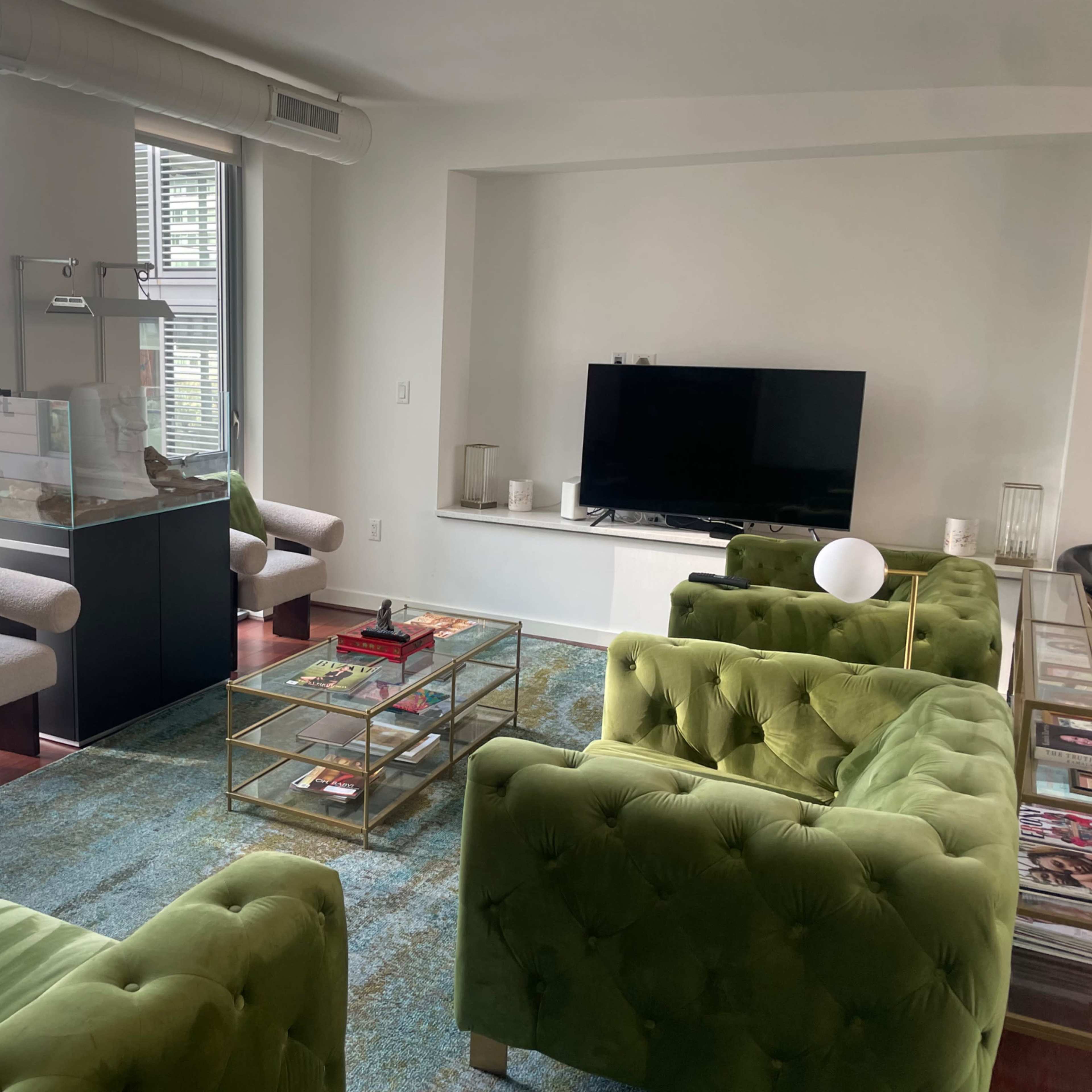 Downtown DC | Office Suite Rental, Small office meeting space, Small Conference room, Podcast creator space Image in Northwest Washington, Washington, DC