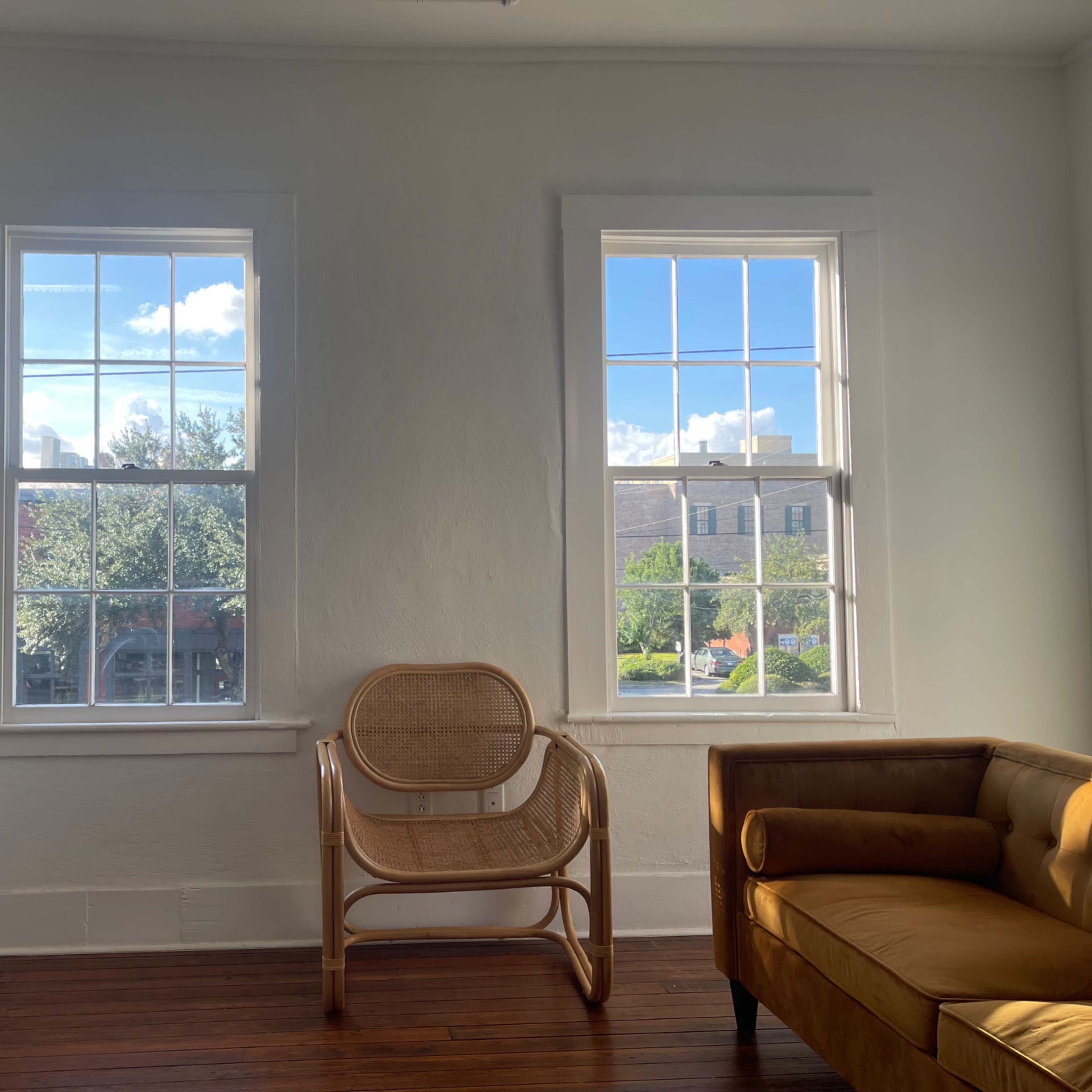 The Alice Studio: Bright & Minimal Image in South Historic District, Savannah, GA