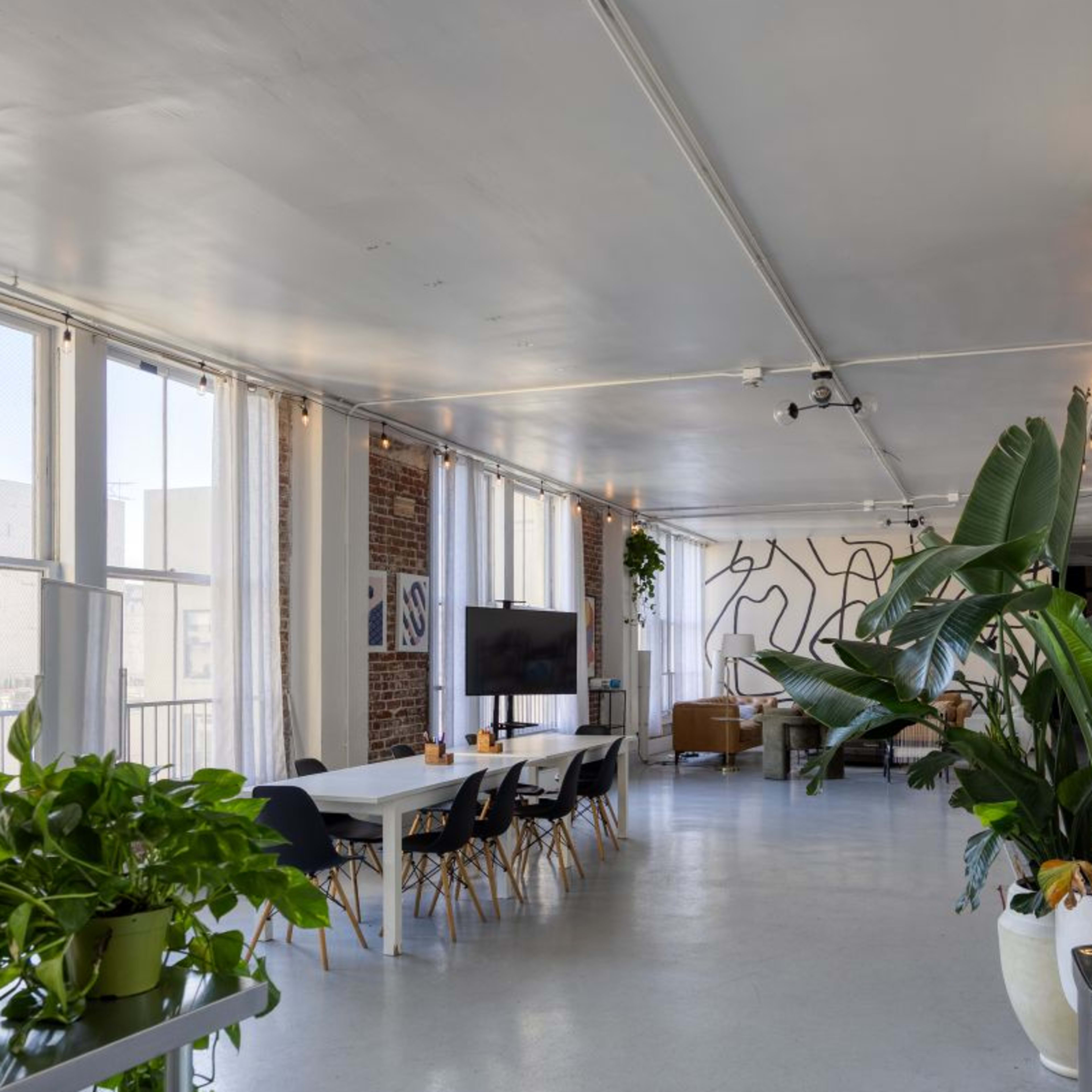 Spacious NYC Modern & Historic Downtown Creative Loft for Meeting Image in Downtown, Los Angeles, CA