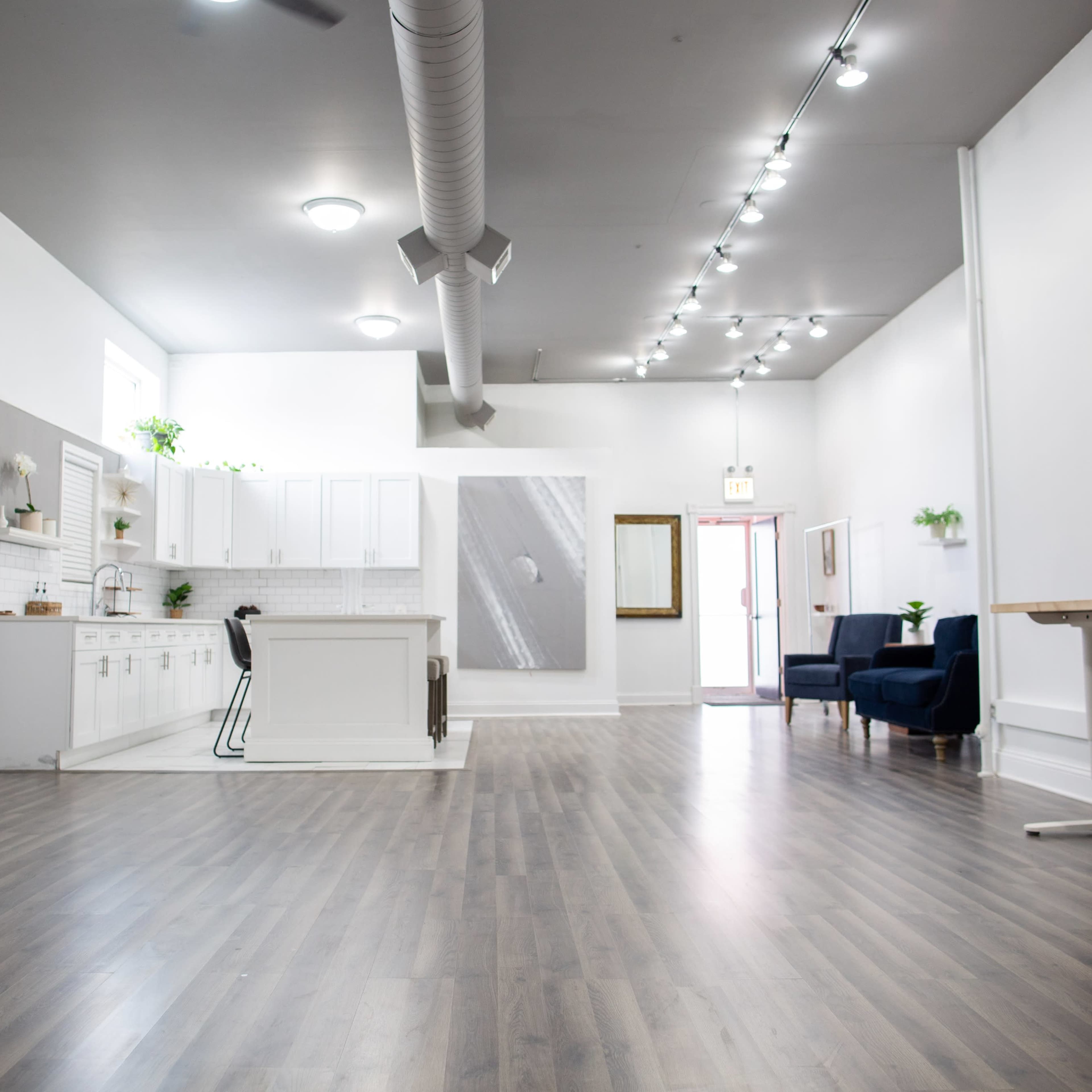 Bright BYOB Space in Bucktown with Lots of Included Add-Ons Image in Bucktown, Chicago, IL