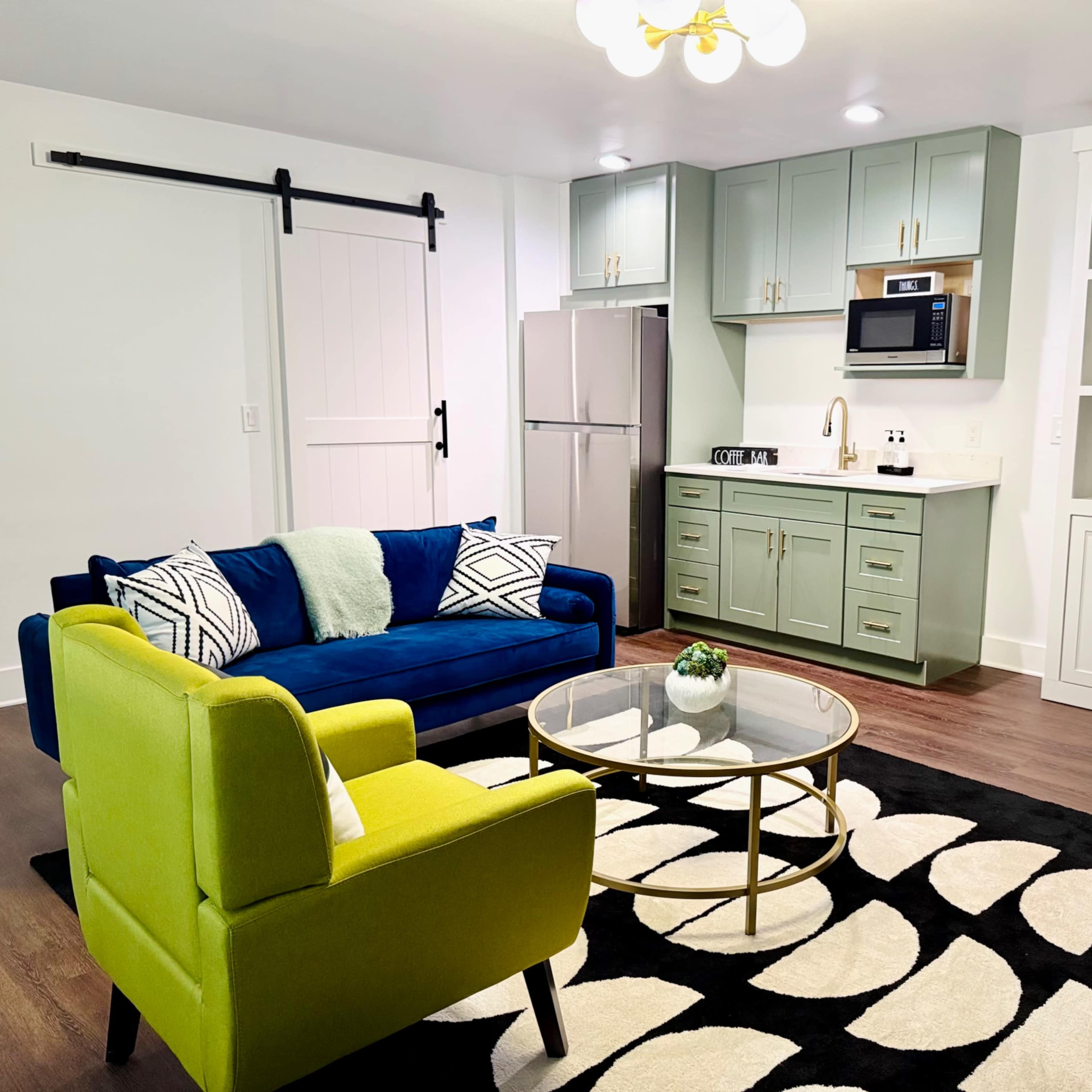 Modern Natural Light-Filled Apartment – Ideal for Photo & Video Shoots, Podcasts, and Creative Projects Image in Smyrna, Smyrna, GA