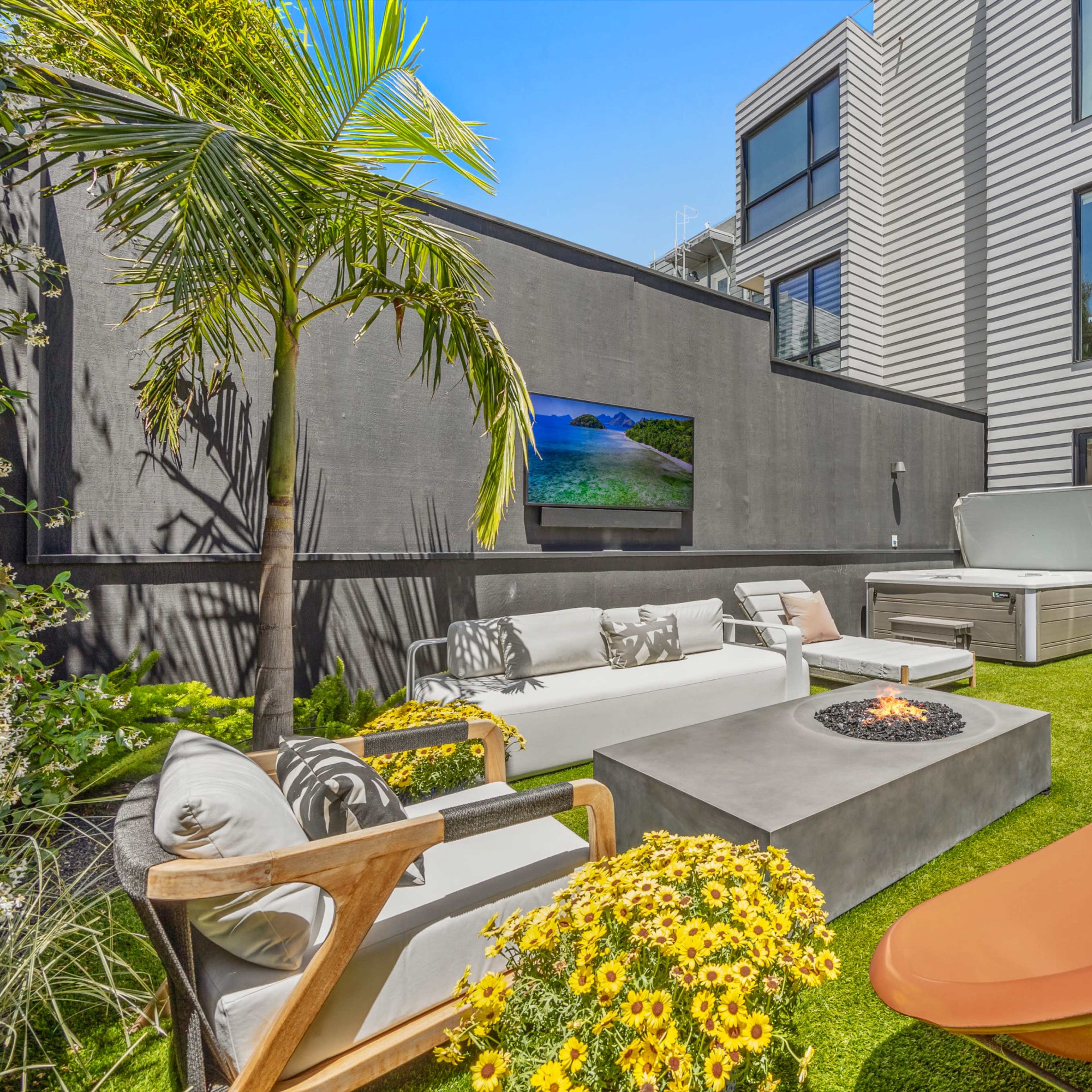Stylish Designer Home with Ample Room to Celebrate with kitchen access Image in Mission District, San Francisco, CA
