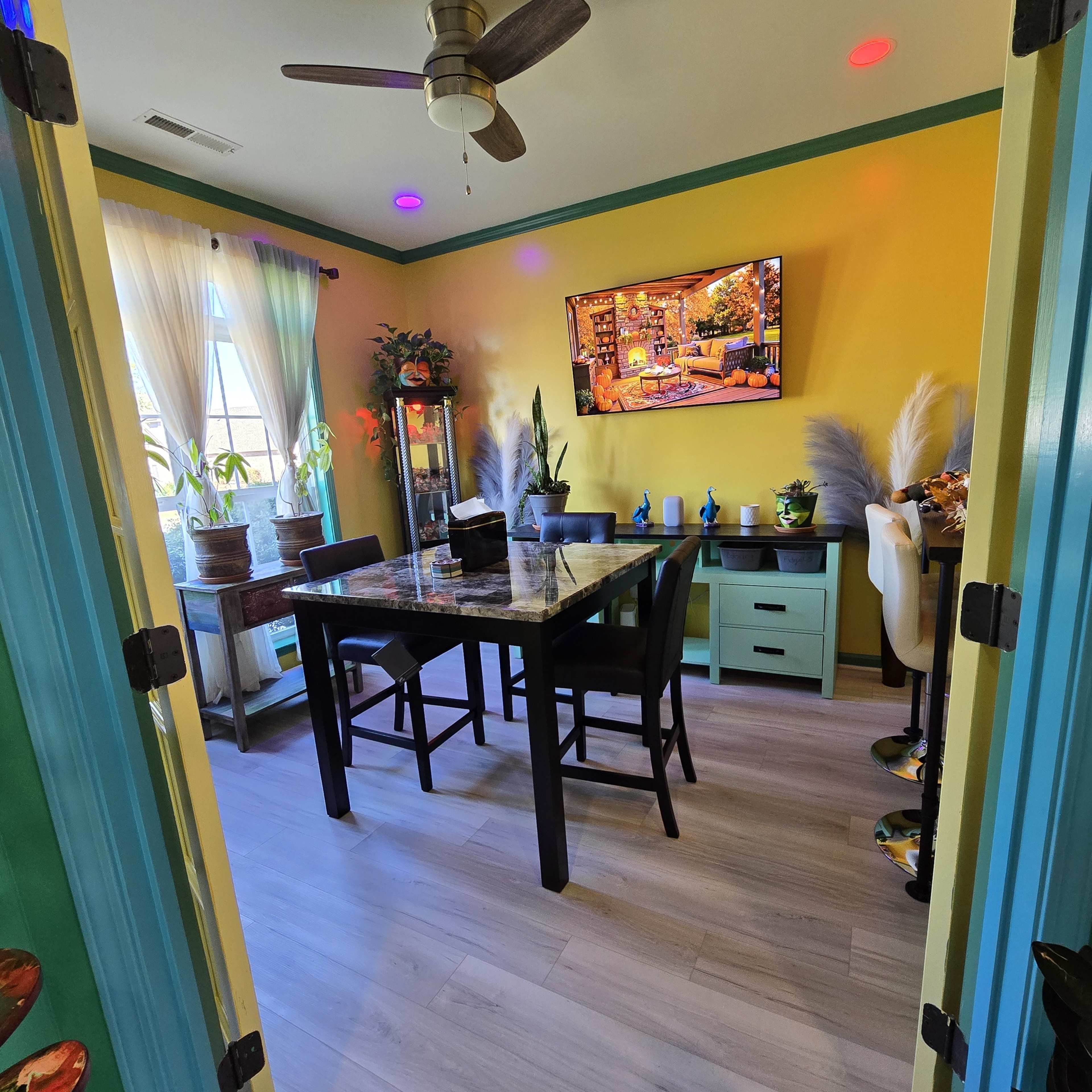 Tropical Island Vibes, Venue, Amenities, Sleeps 4-8 Image in Murfreesboro, Murfreesboro, TN