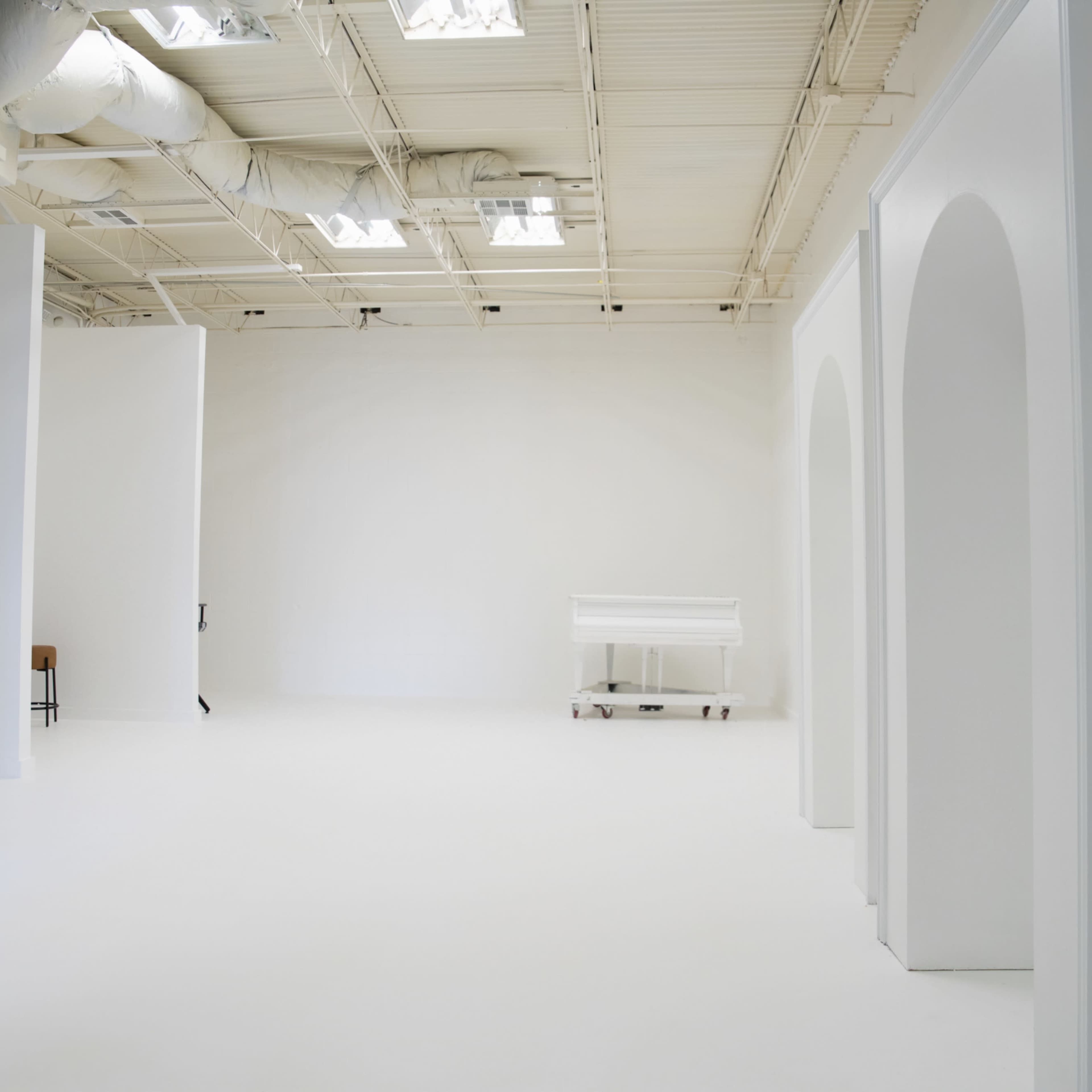 2911 Studio Image in Mid West, Houston, TX