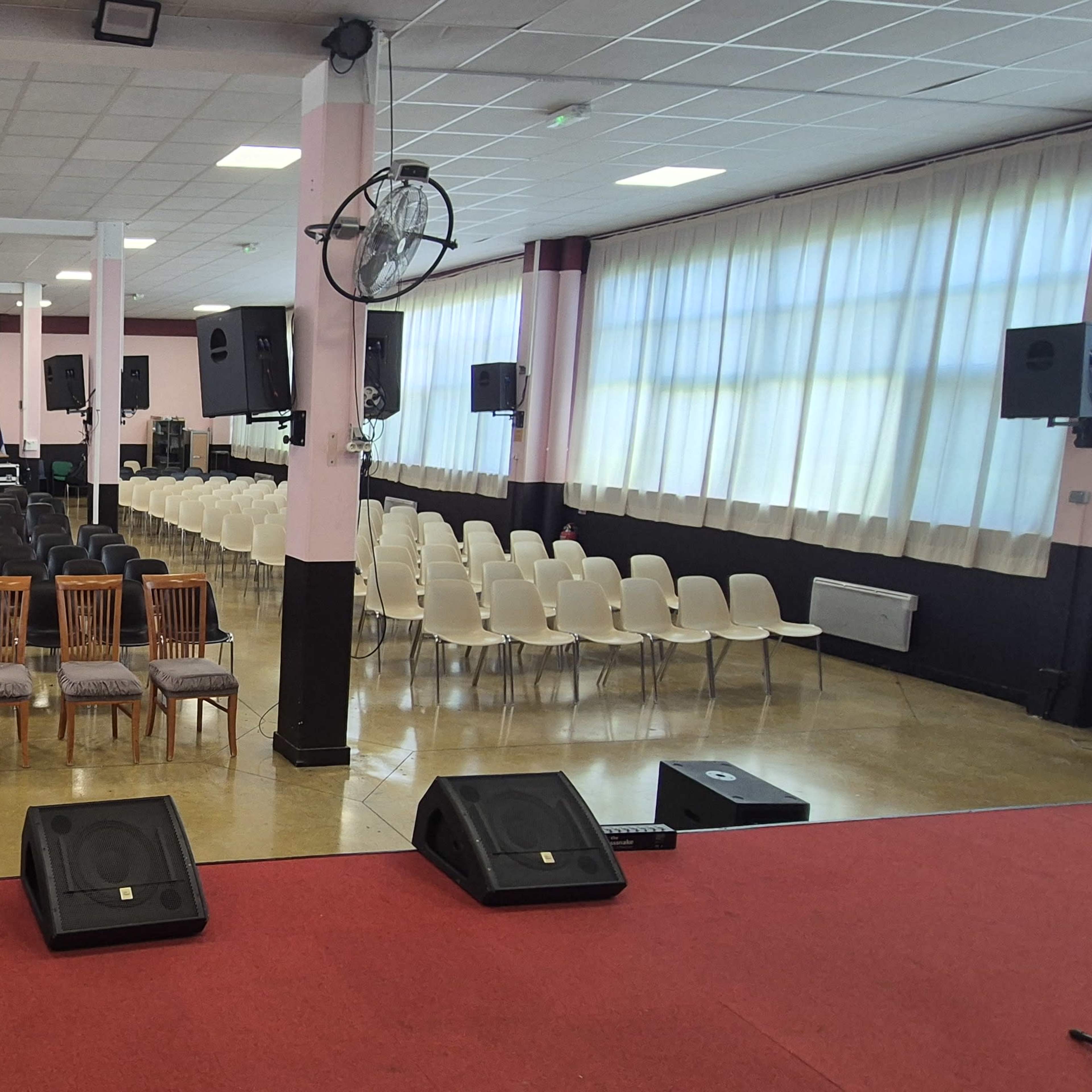 Salle de conférence, seminaire, concert, gala, tout types d'événement, spacieux avec accès parking gratuit Image dans Villejuif, Villejuif, Île-de-France