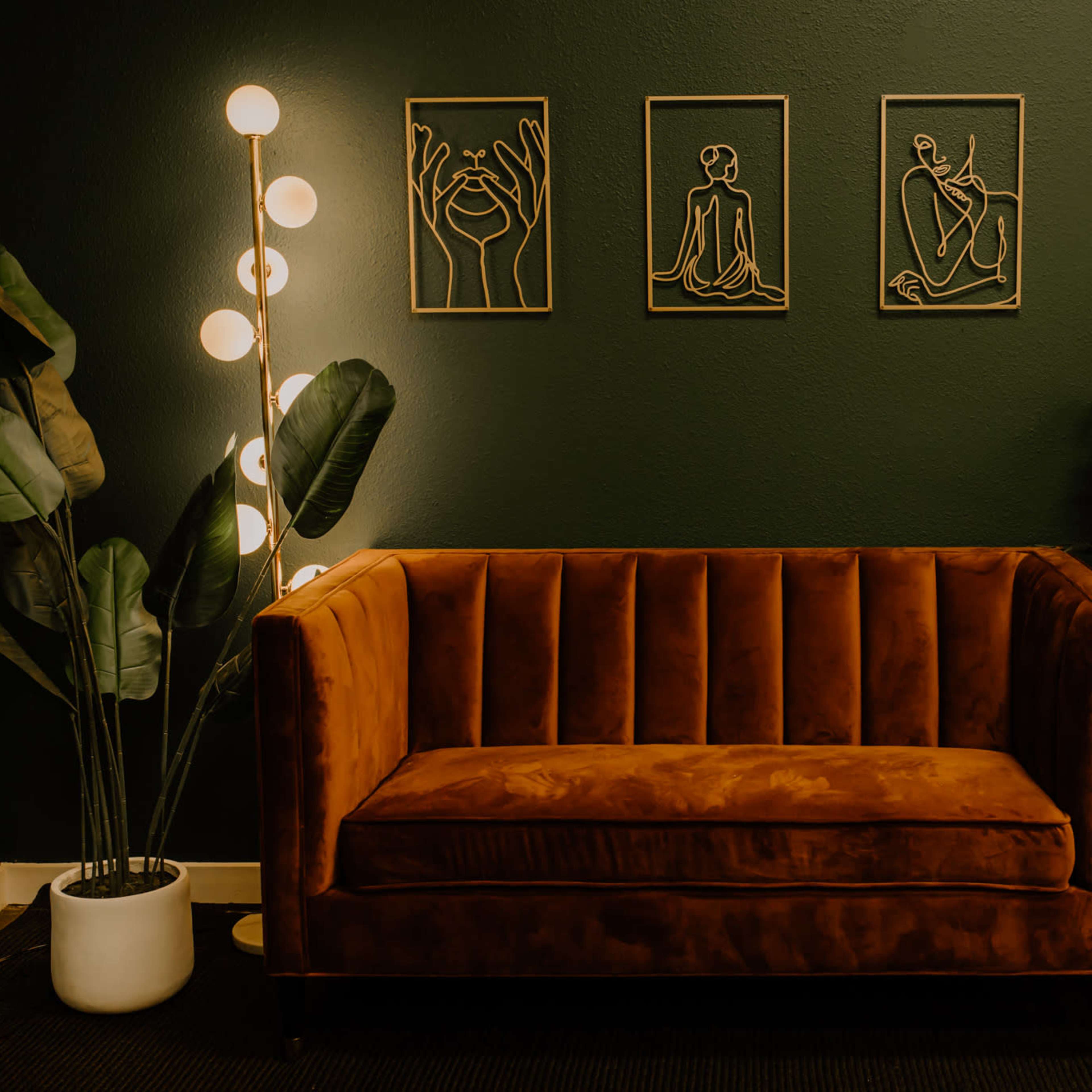 Open space with plenty of natural lighting and lots of props. Image in , Tyler, TX