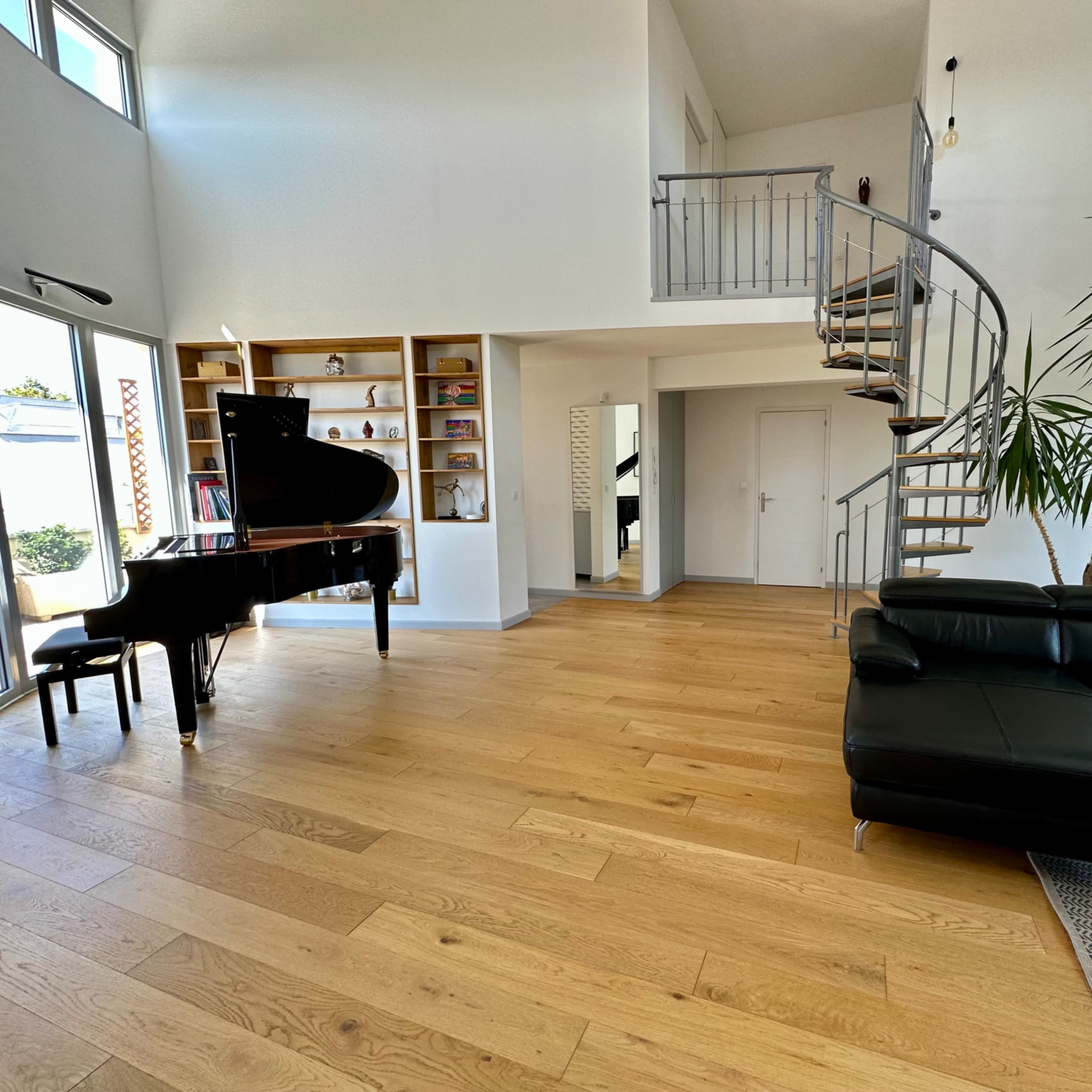 Loft atypique lumineux 6m sous plafond & terrasse Image dans , Gennevilliers, Île-de-France