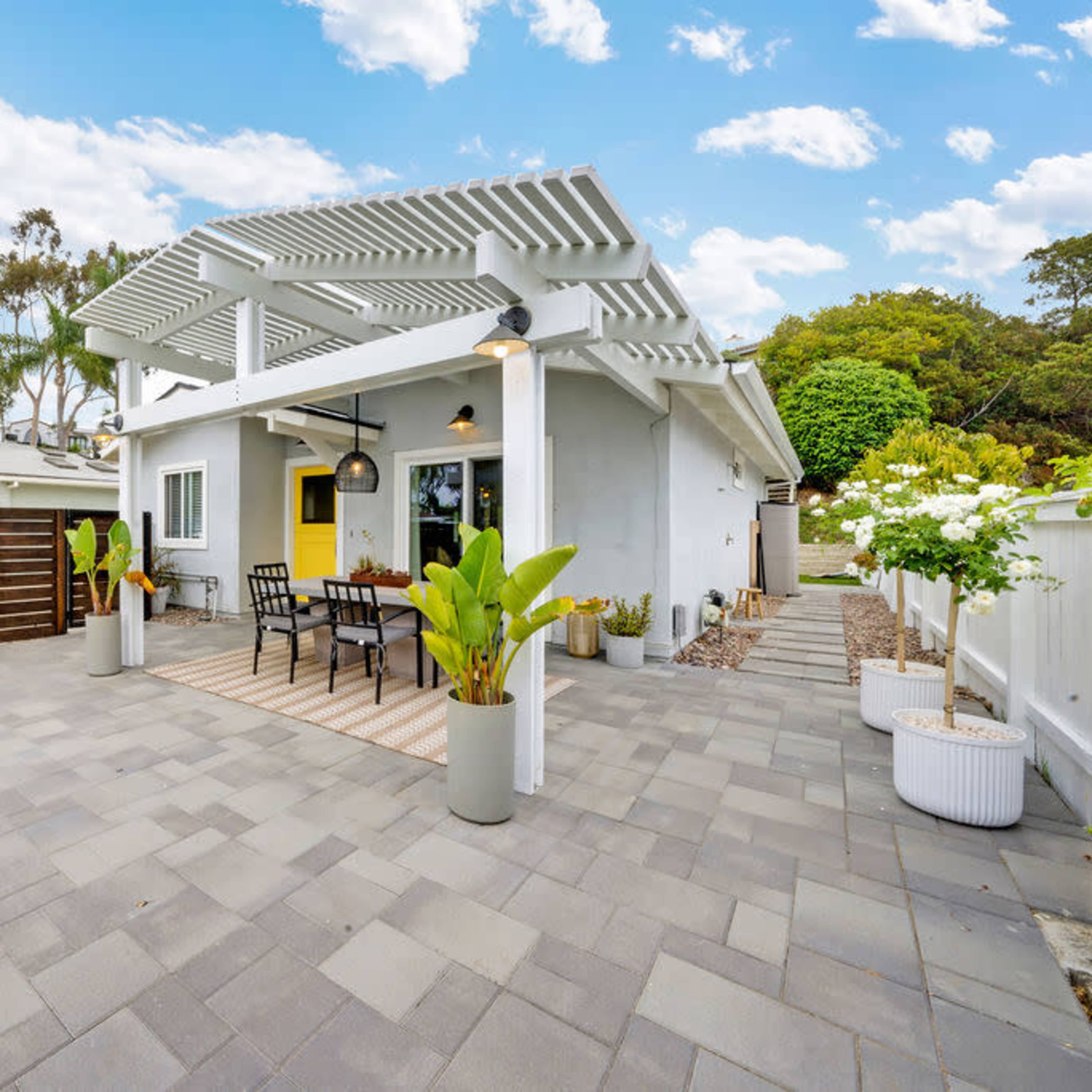 Yellow Door Beach House Image in Encinitas, Encinitas, CA