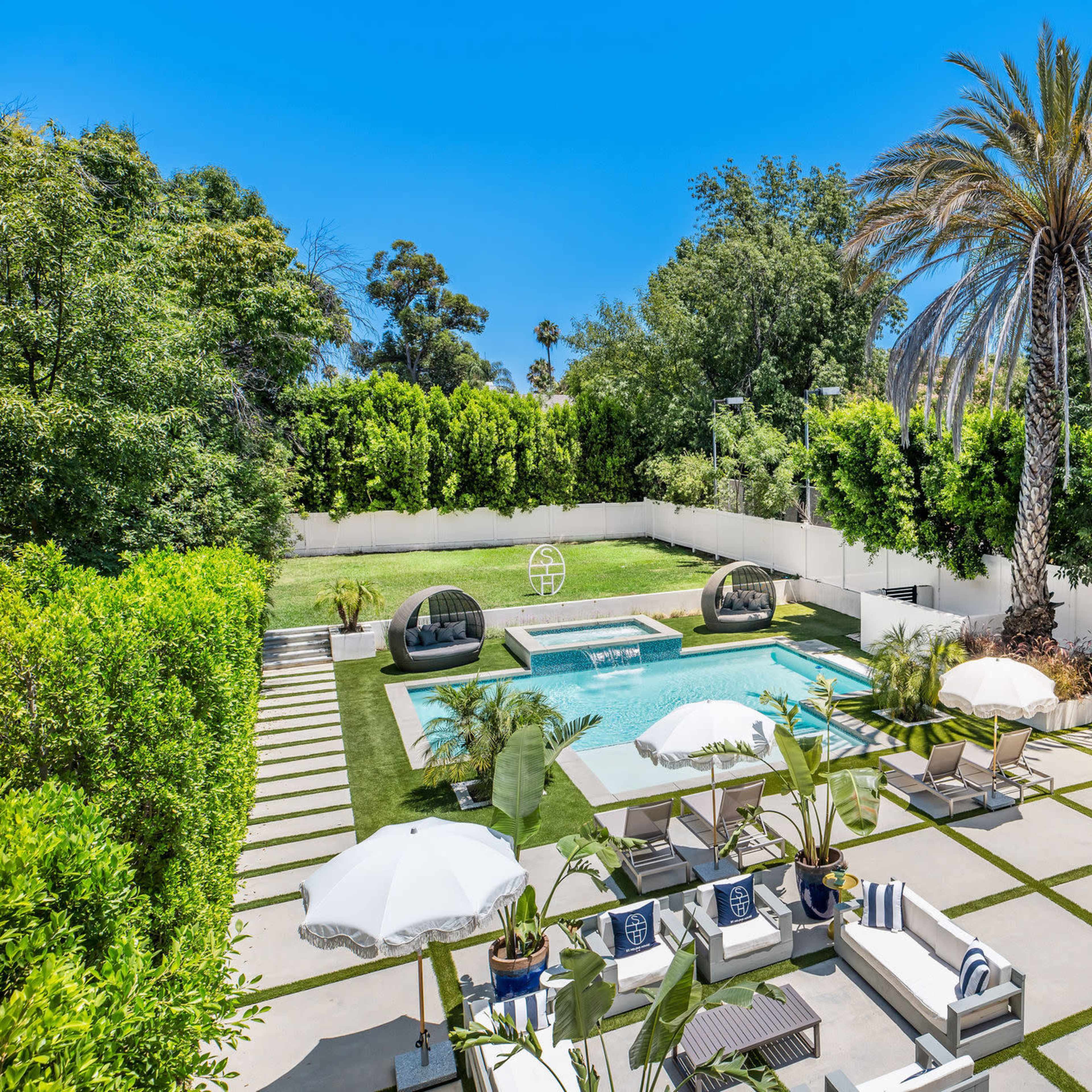 Massive Modern Smarthome with Pool Image in Tarzana, Los Angeles, CA