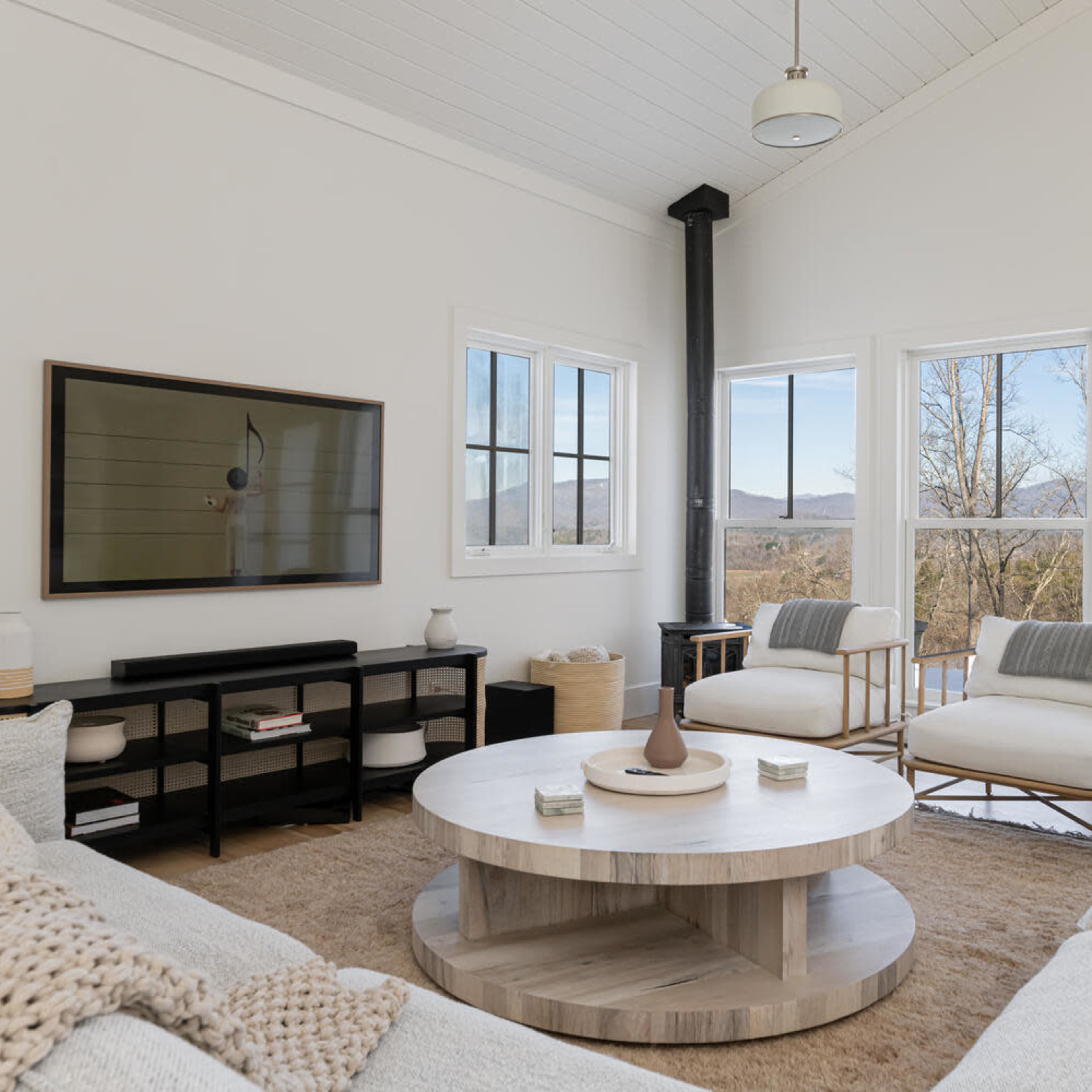 Bright Luxury Villa with Mountain / Skyline Views Image in , Fletcher, NC