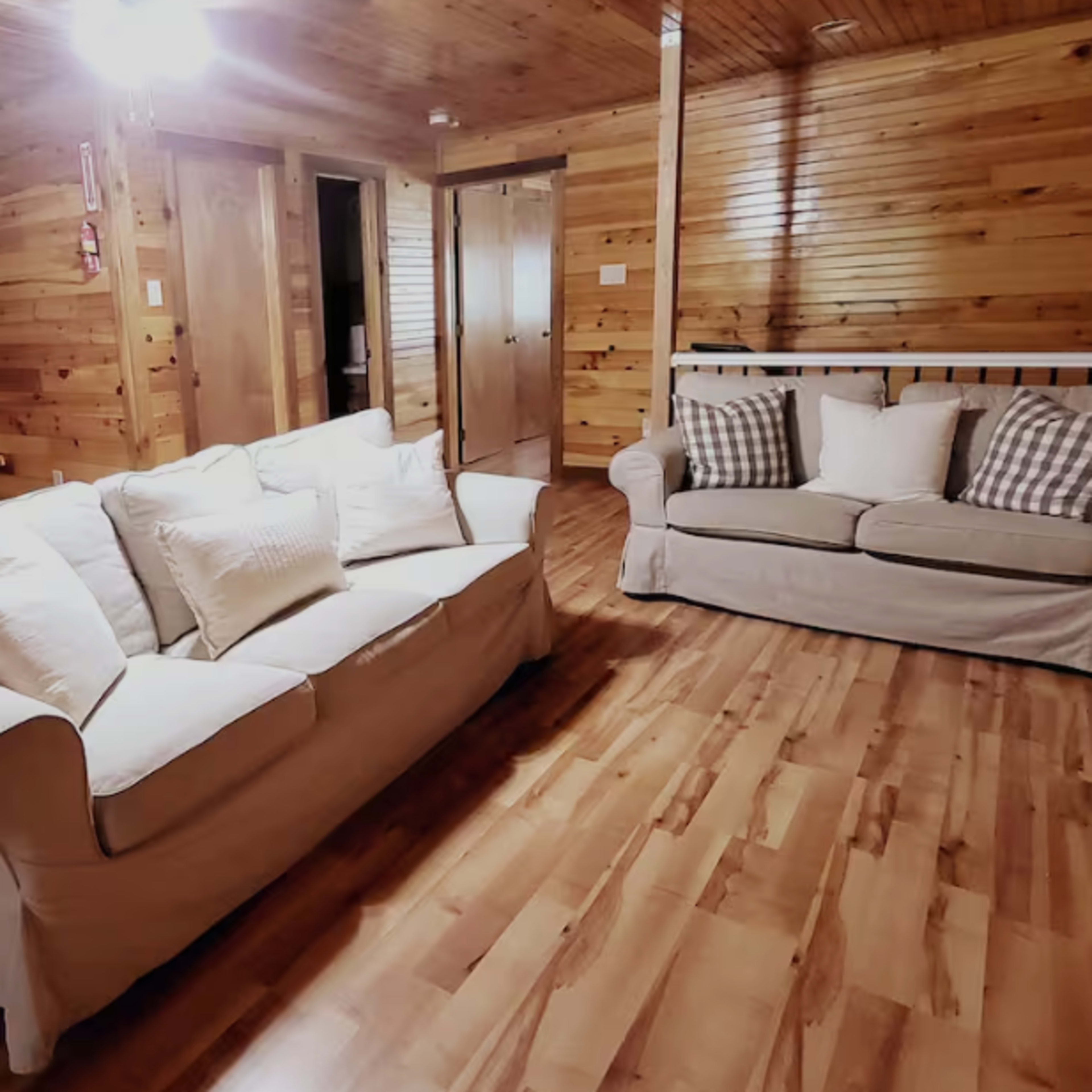 LincolnPark Cabin Image in , Teague, TX