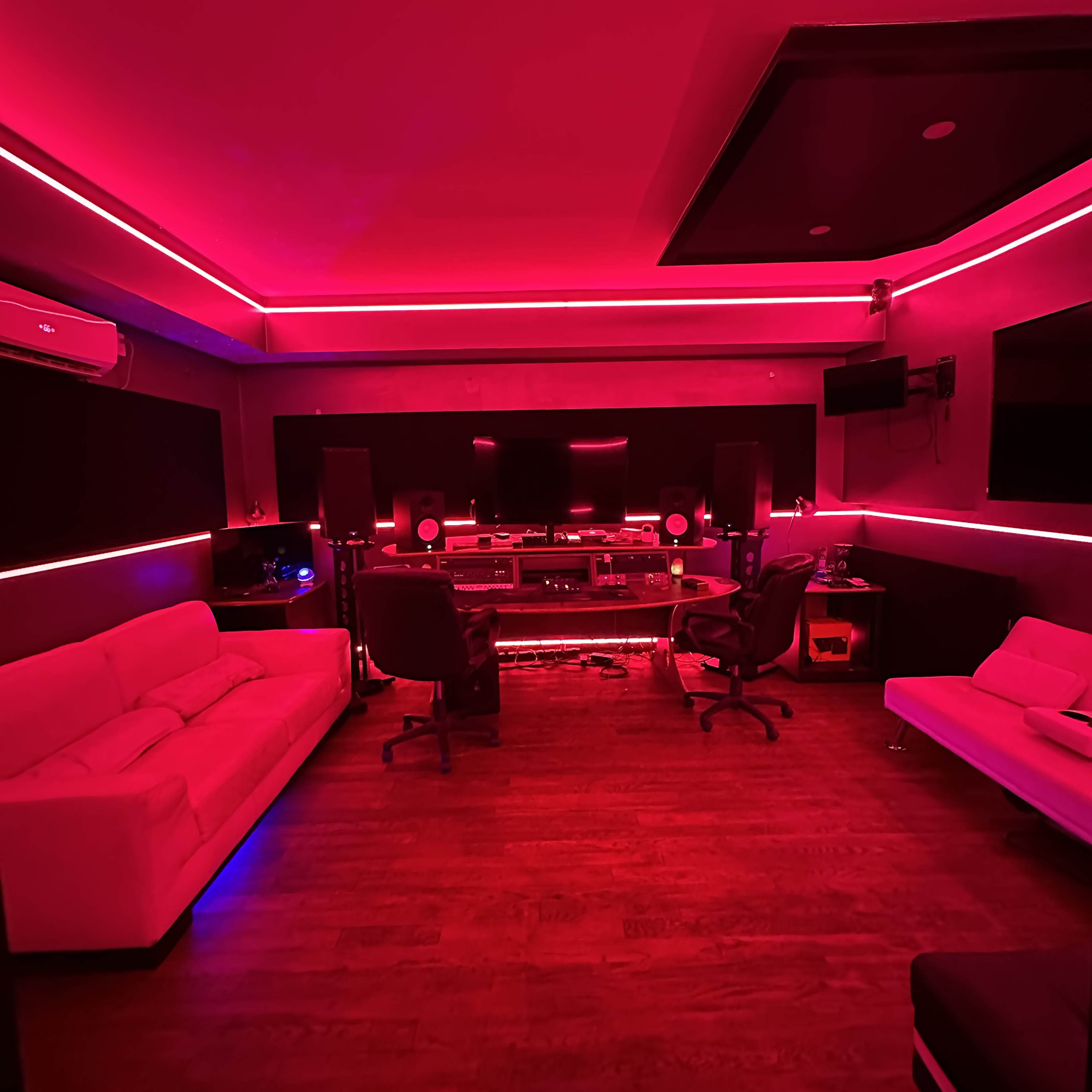 Forever Timeless Studios Image in Studio City, Los Angeles, CA