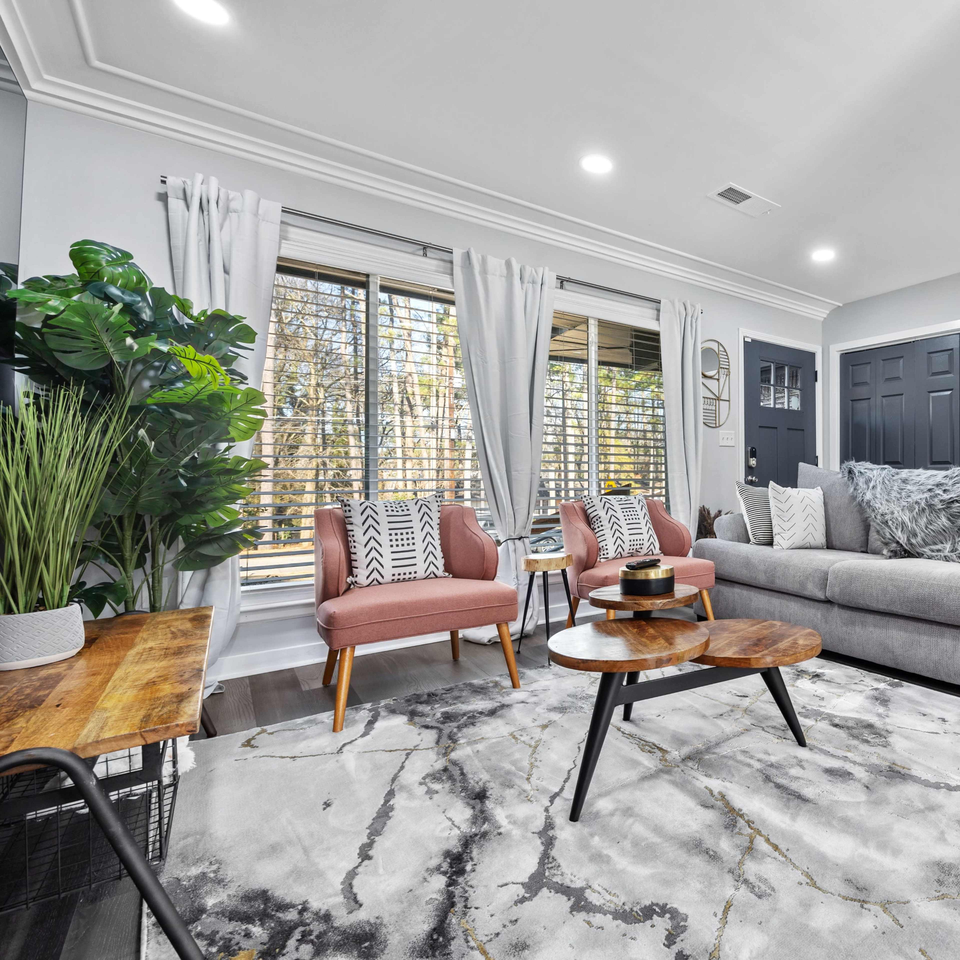 Stylish Twin Homes in East Atlanta – Ideal for Production, Content & Retreats Image in East Lake Terrace, Decatur, GA