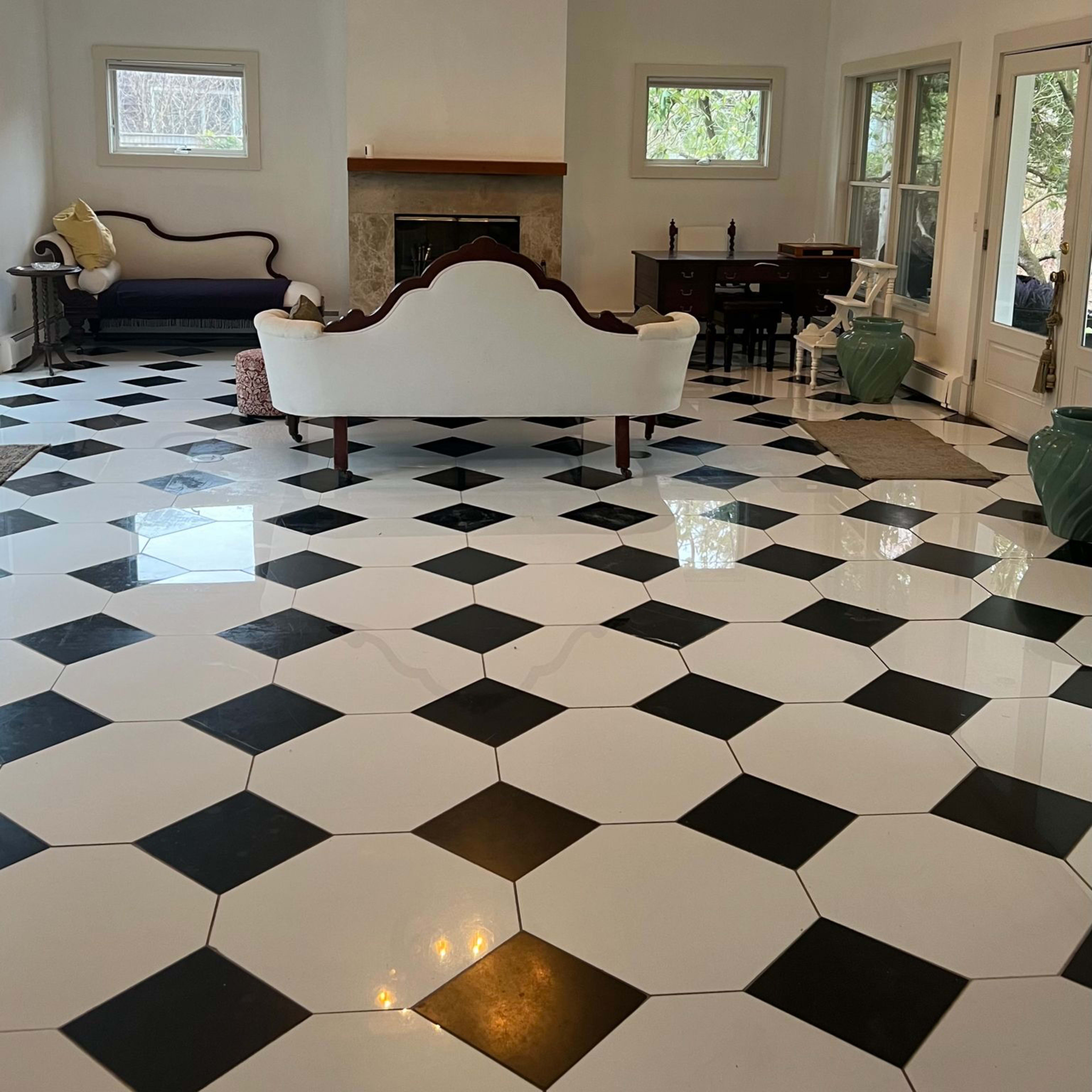 Elegant Home, Vaulted Ceiling, Black & White Marble Check Floor on Half Acre Image in Shelter Island, Shelter Island, NY