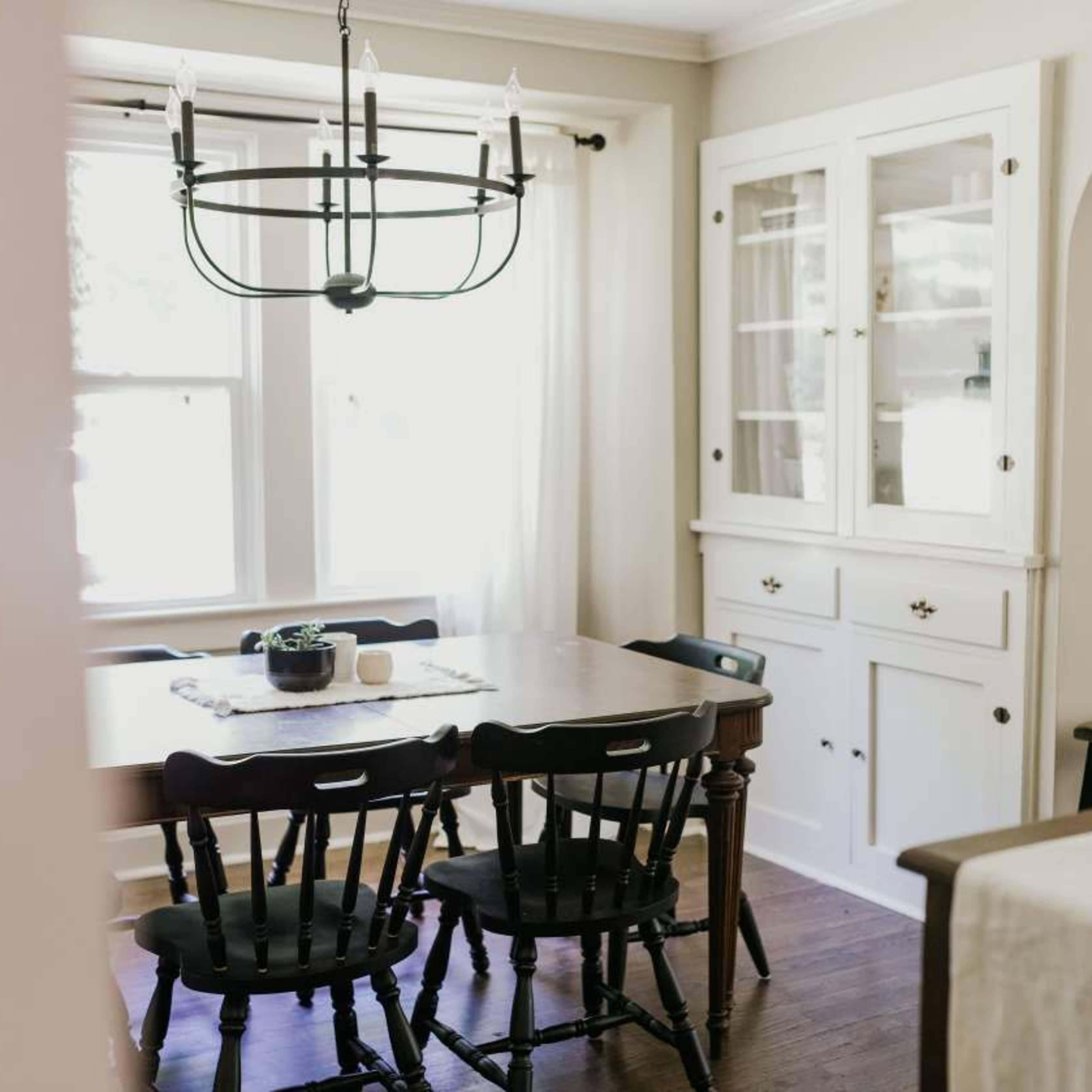 Suburban Farmhouse - The Hardy House OP Image in Young's Park, Overland Park, KS