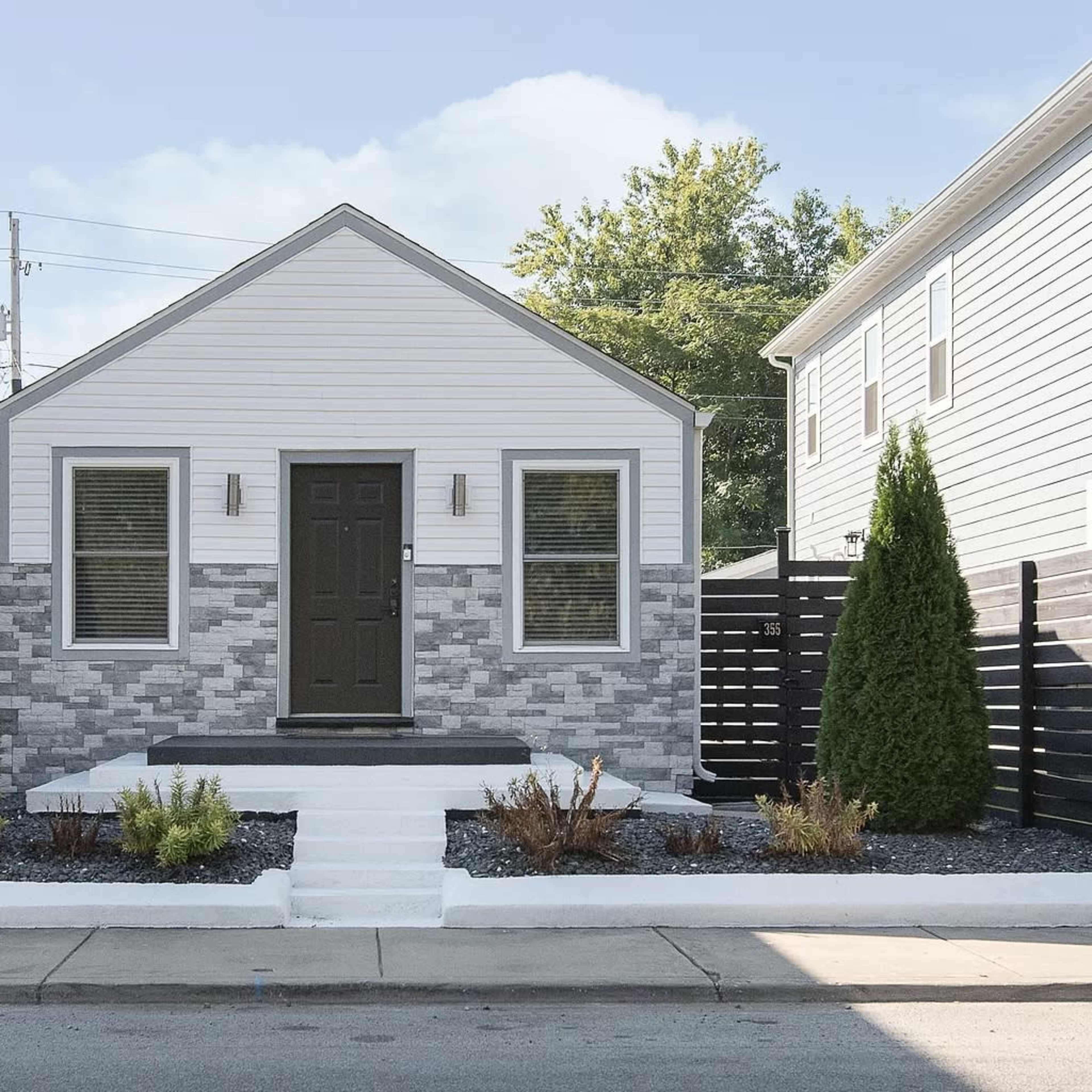 Downtown Indianapolis, Private, Charming home Image in Bates-Hendricks, Indianapolis, IN