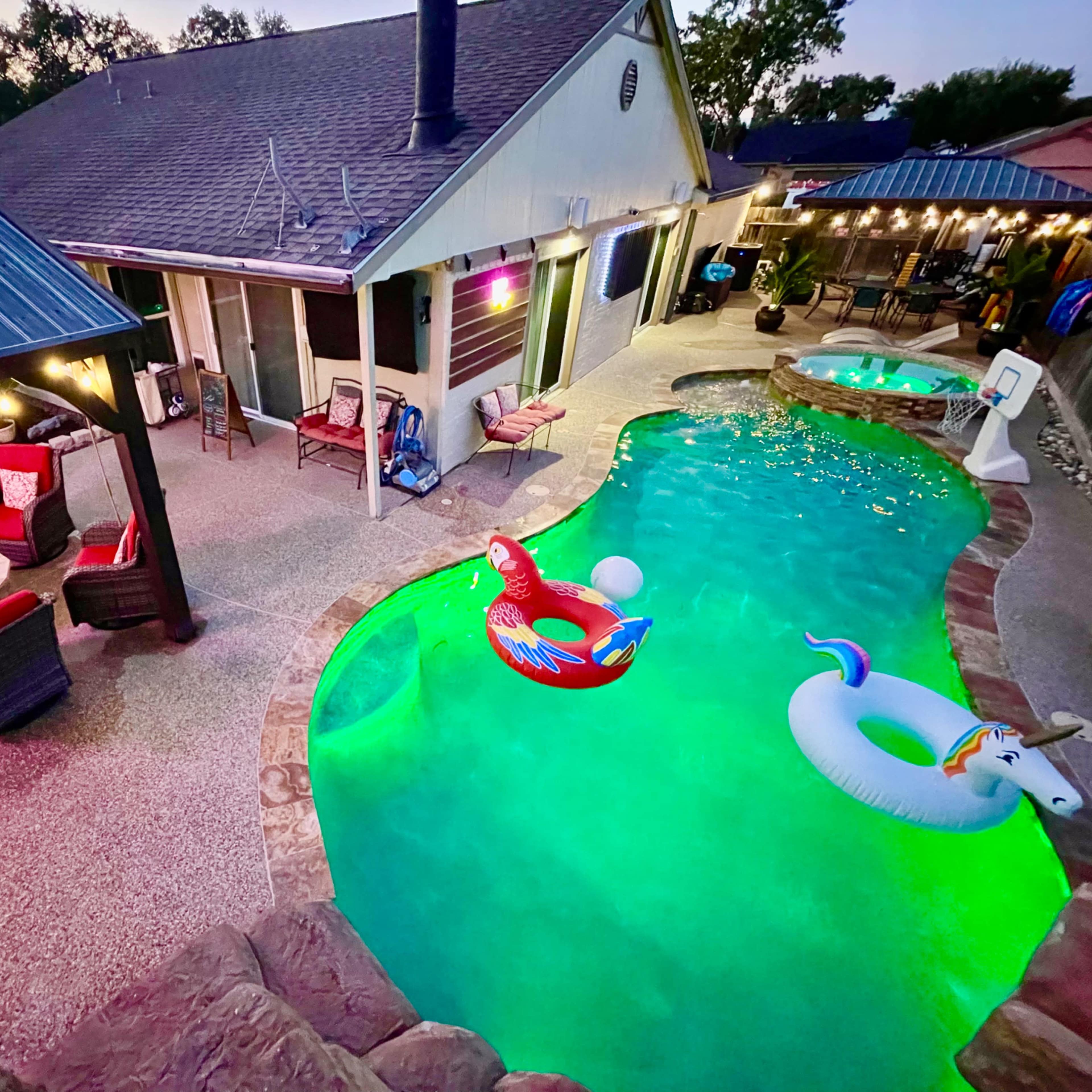 Cypress River Oasis: Private pool and bathroom! Free heated pool! Image in Cypress Meadows, Katy, TX