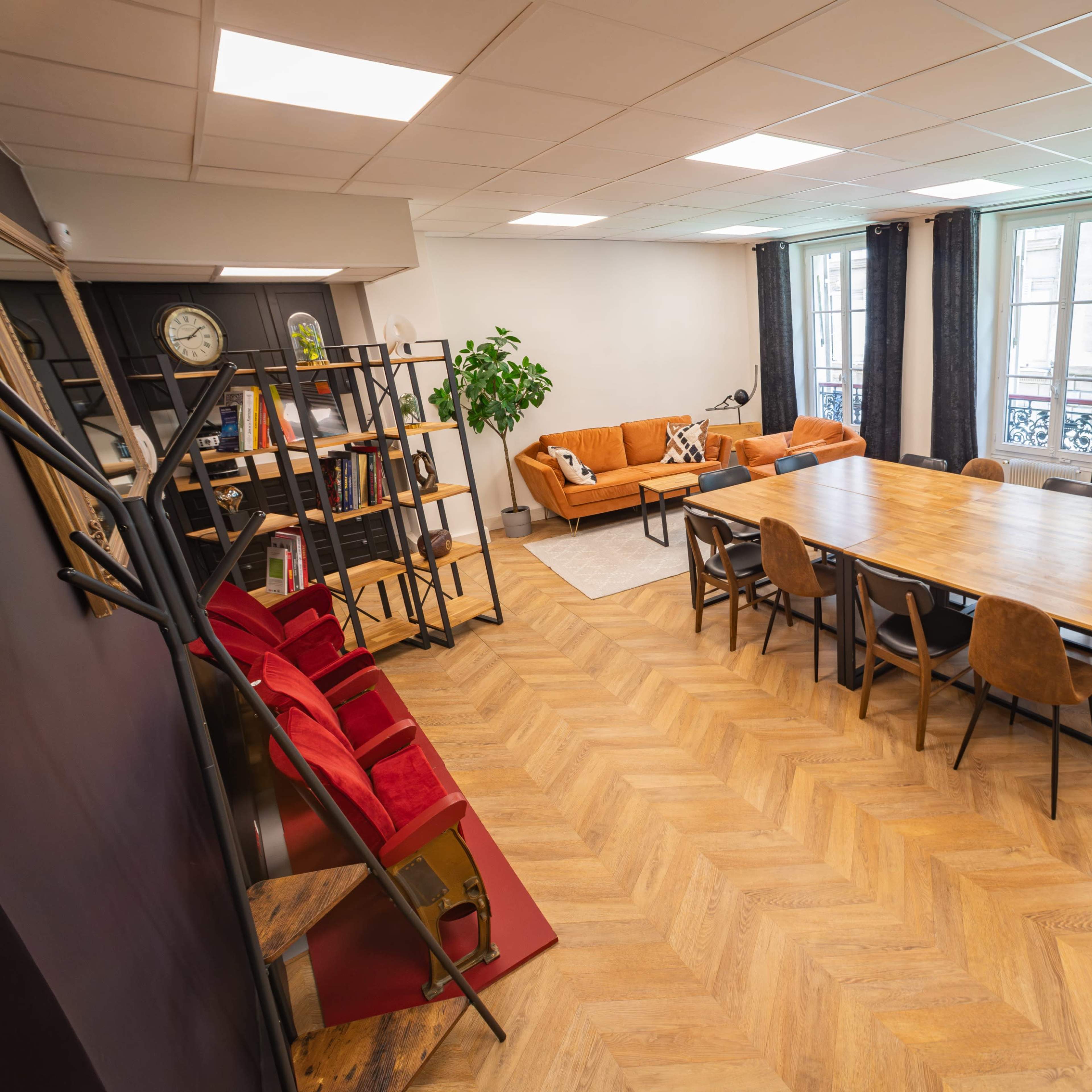 Salle de réunion, formation et bureaux Trinité d'Estienne d'Orves Image dans New Athens, Paris, Île-de-France