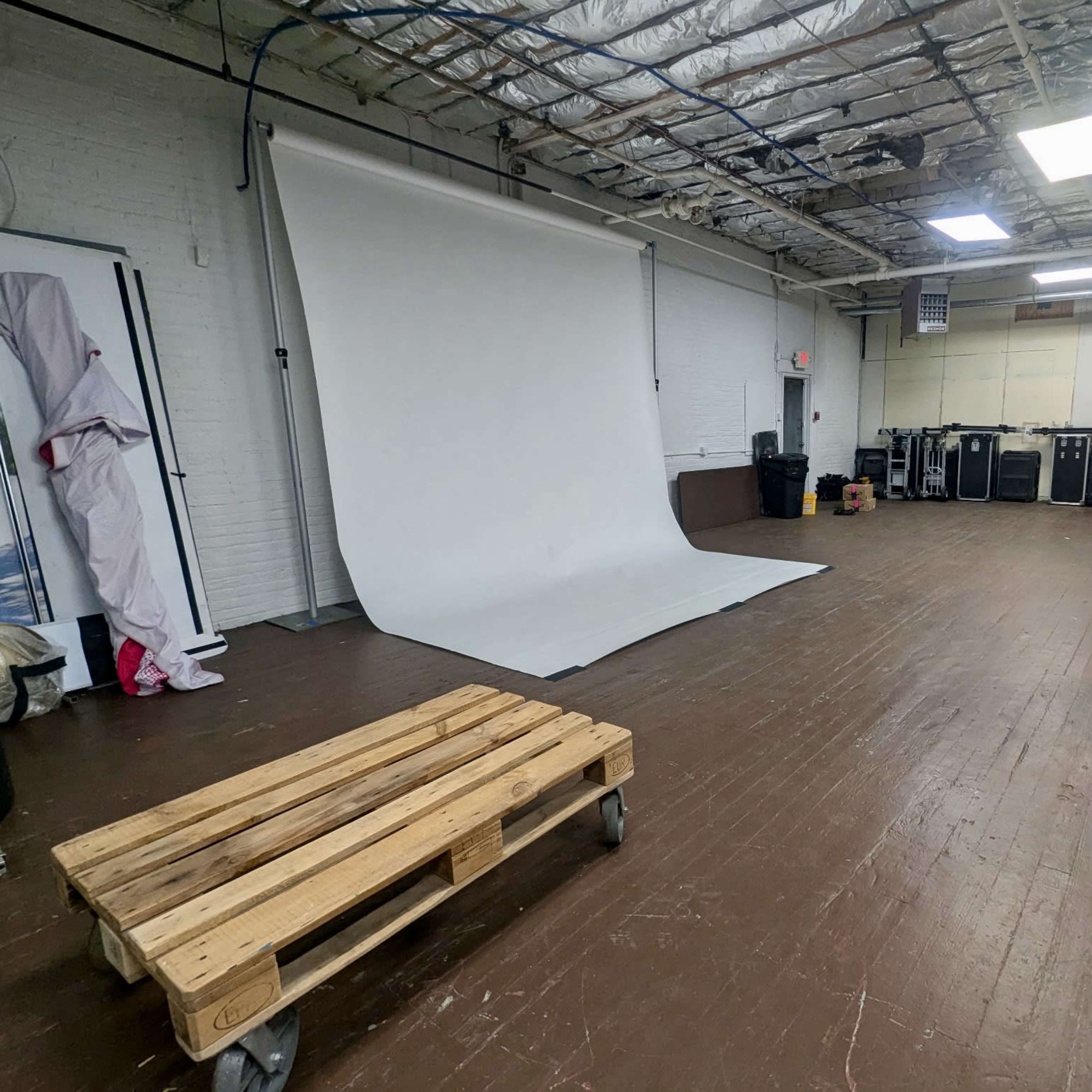 Poplar Industrial Studio Image in East Rutherford, East Rutherford, NJ