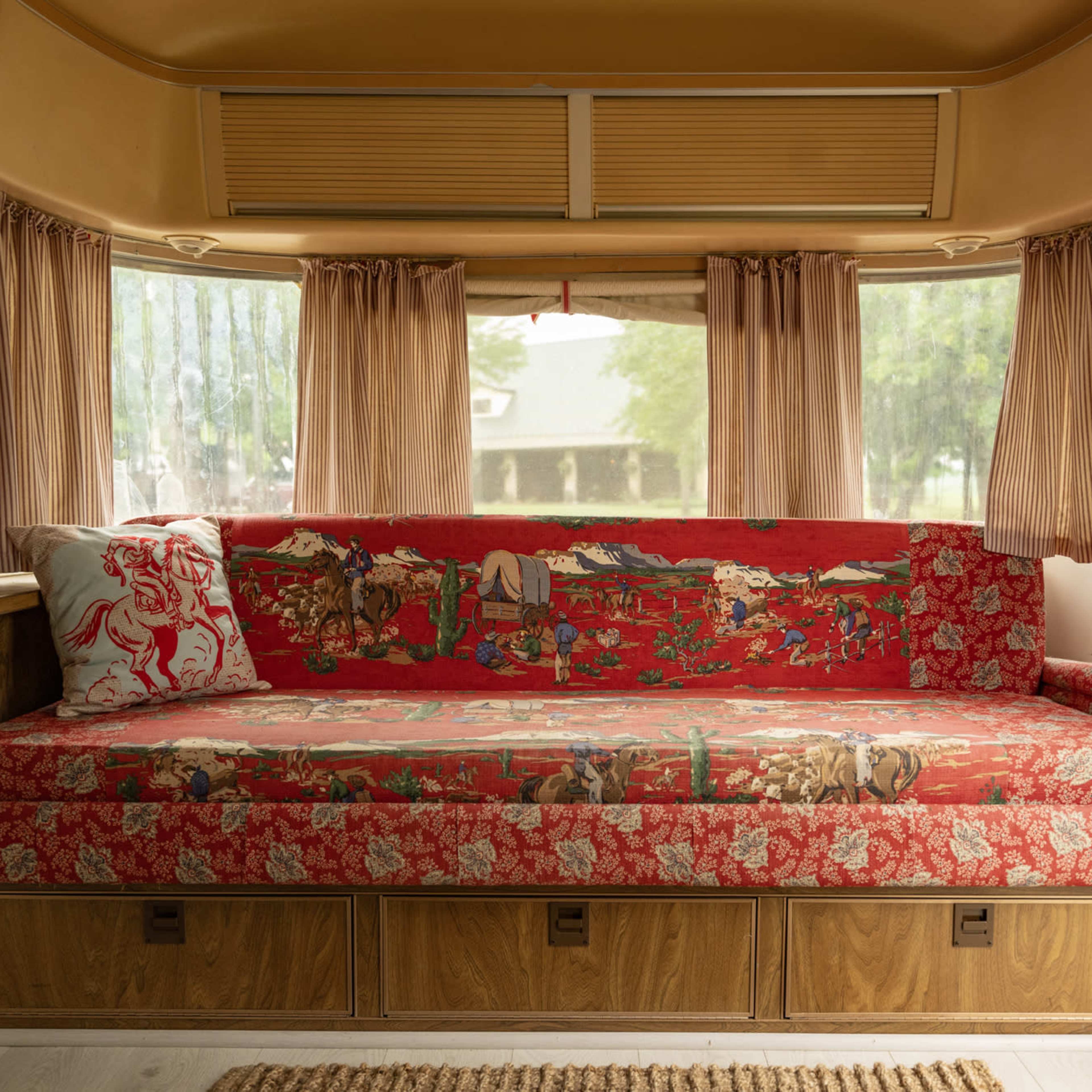 RETRO AIRSTREAM near DFW on 5 acres Image in , Weatherford, TX