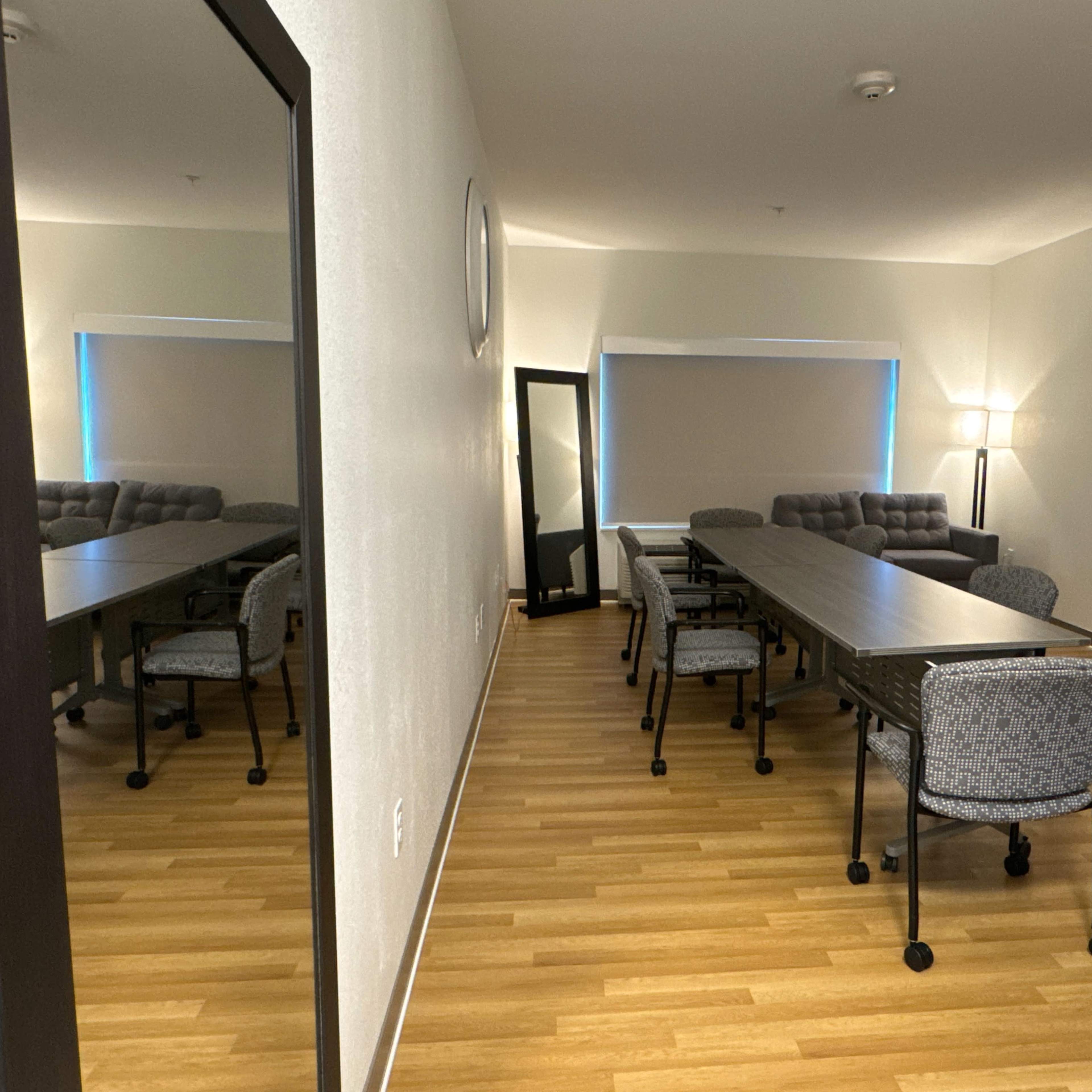 Aurora Multi-Use Room Image in Chambers Heights, Aurora, CO