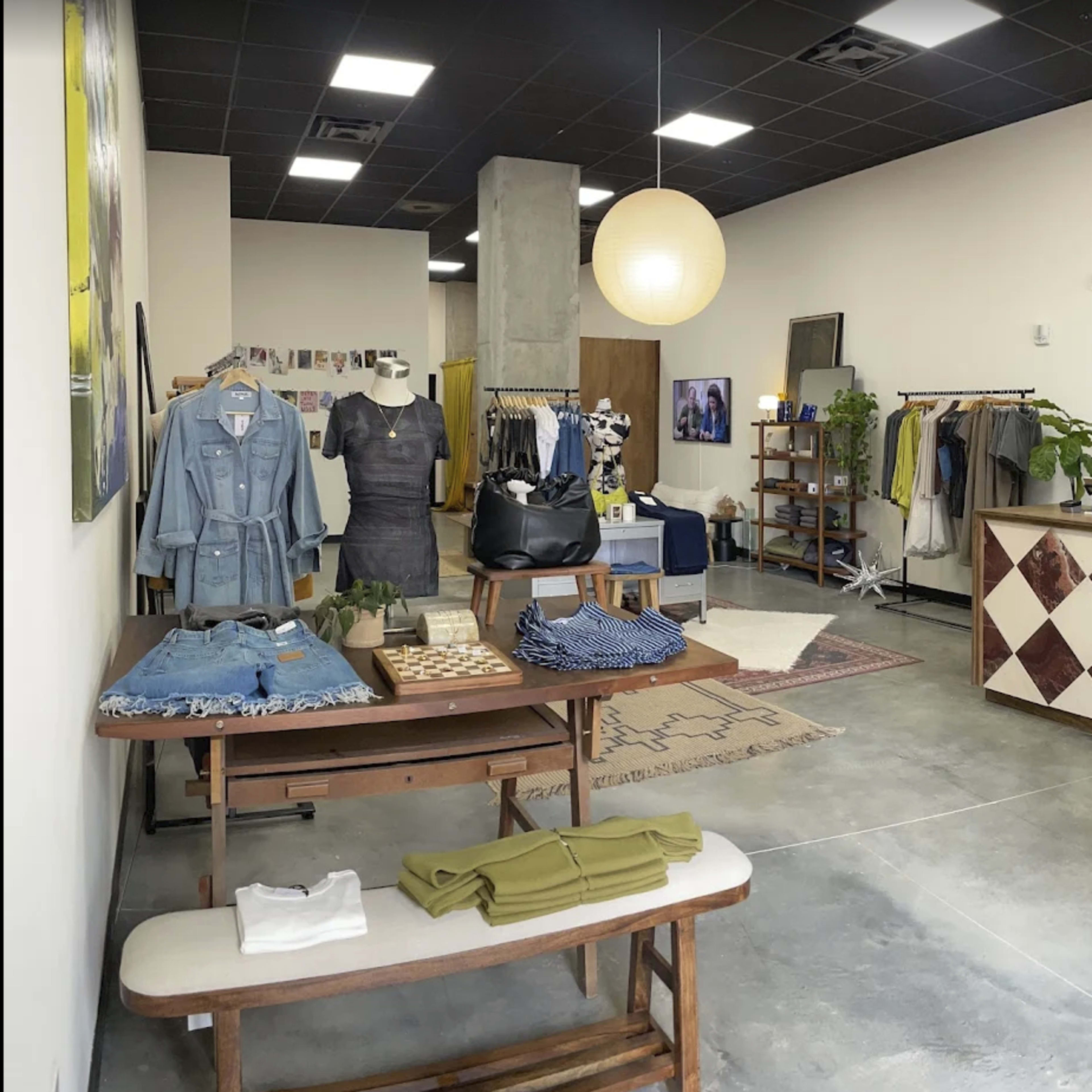 Midtown Contemporary Clothing Store within a Modern Shopping District Image in North Hills, Raleigh, NC