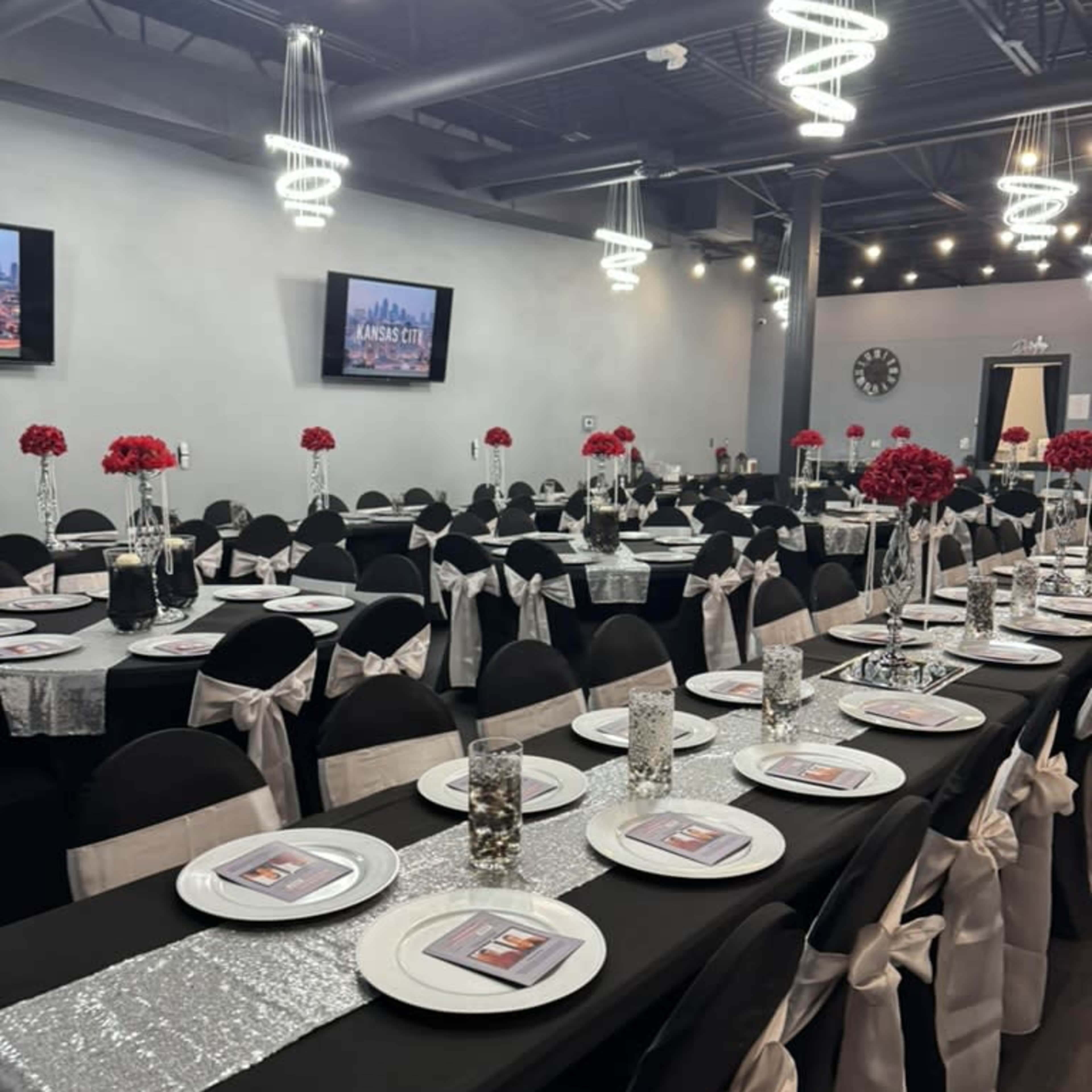 Elegant Chic Event Space Image in Sni-A-Bar Township, Blue Springs, MO