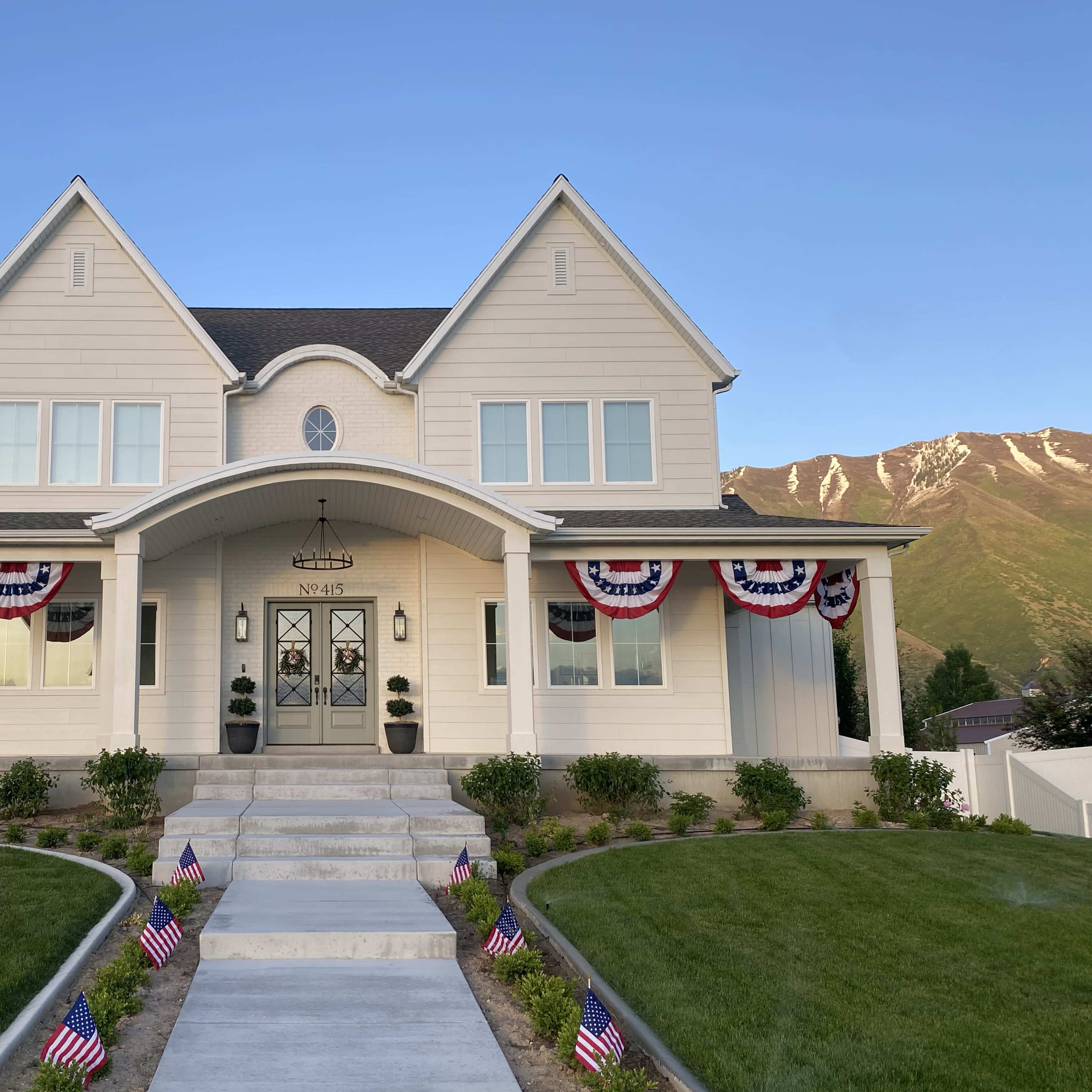 Old English Modern Farm Open-Concept Home with Mountain Views Image in Mapleton, Mapleton, UT