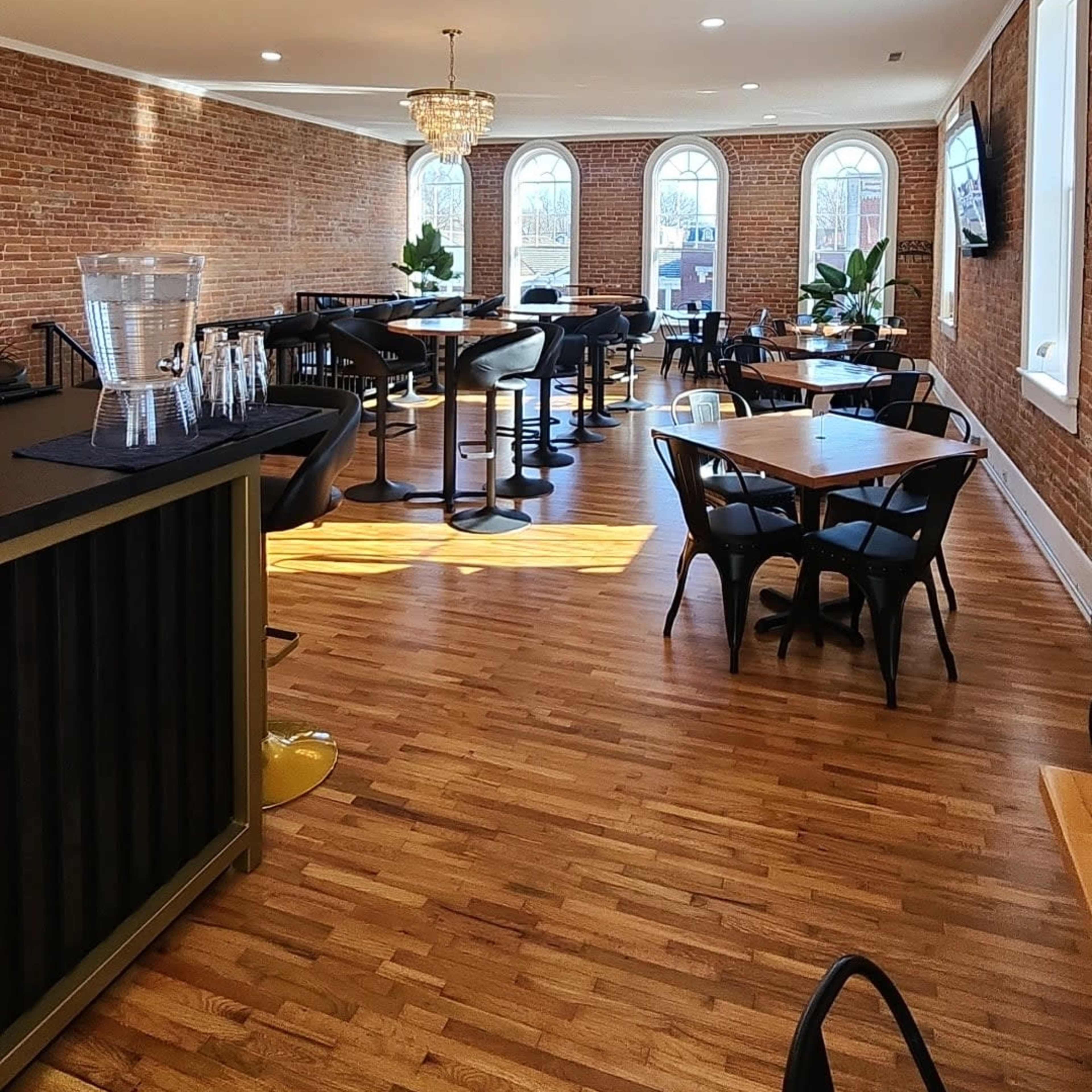 Historical and Chic Downtown Event Space with Gorgeous Lighting Image in Carroll Township, Platte City, MO