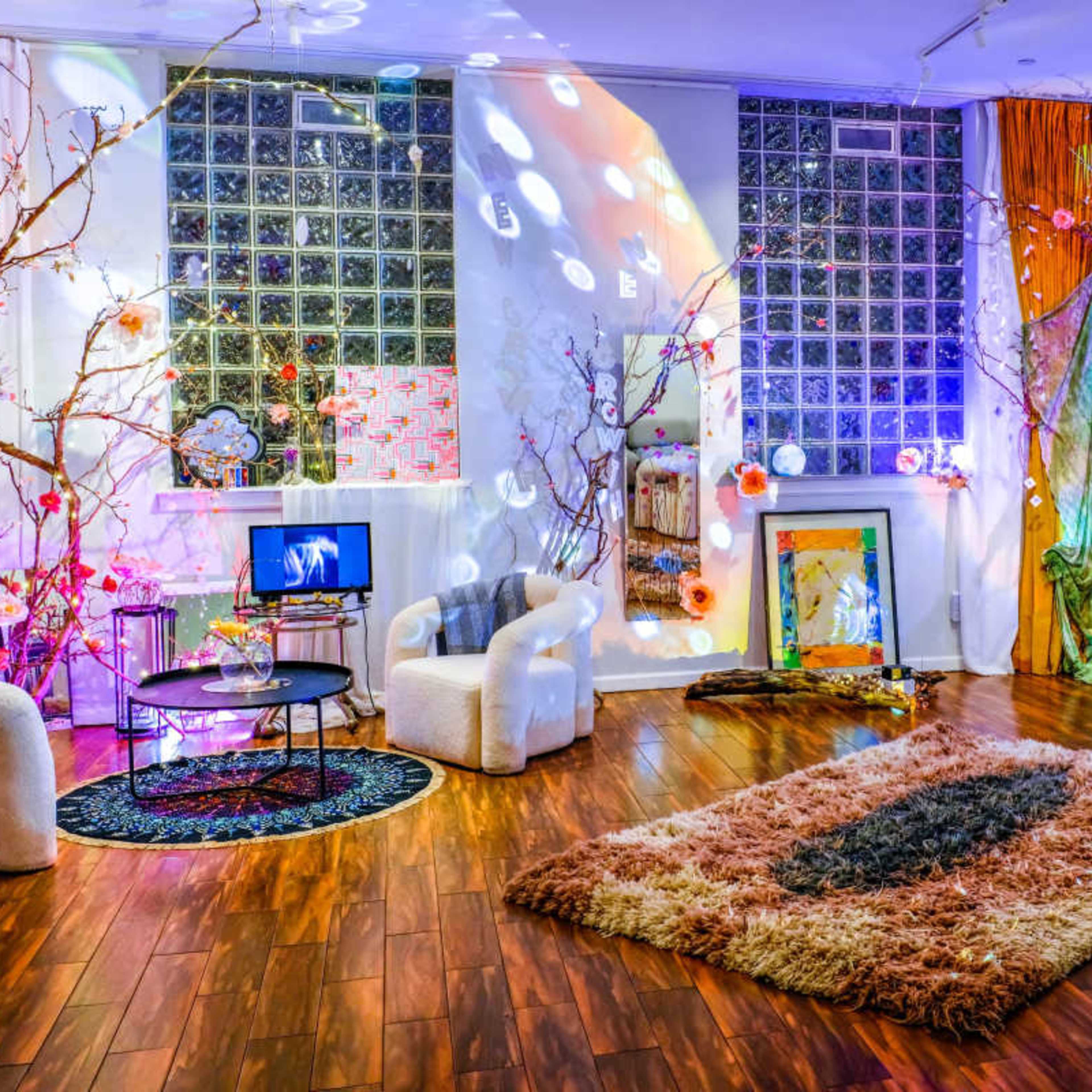 Huge Renovated Loft Space Available in LIC - 10 mins from Manhattan Image in Astoria, Queens County, NY